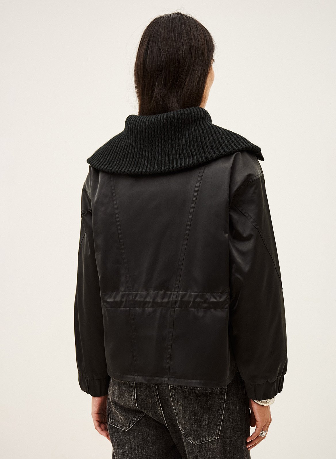 Taillierte Jacke mit Stehkragen und Reißverschluss BA&SH Schwarz