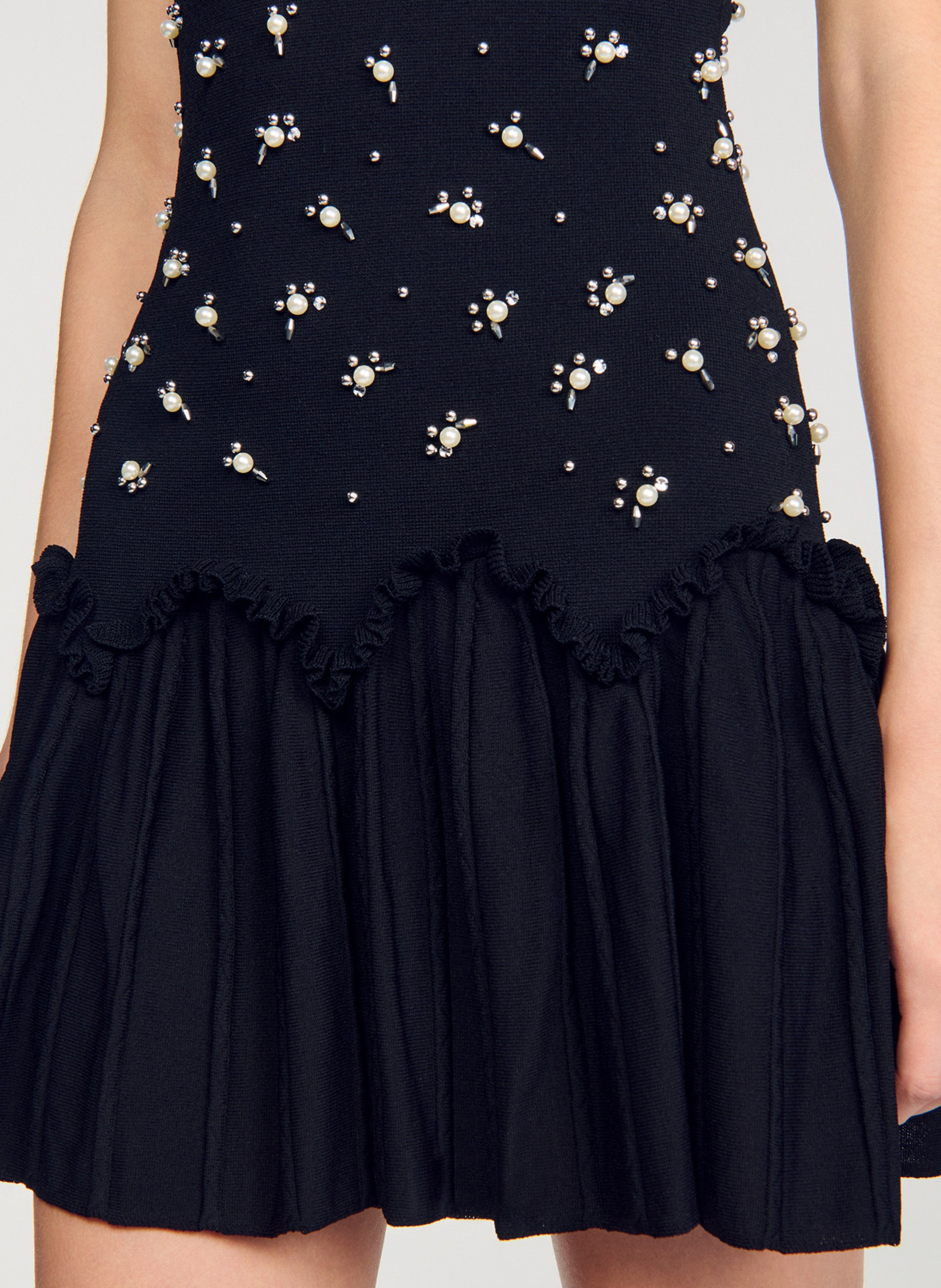 Samt-Kleid mit Perlen SANDRO Schwarz