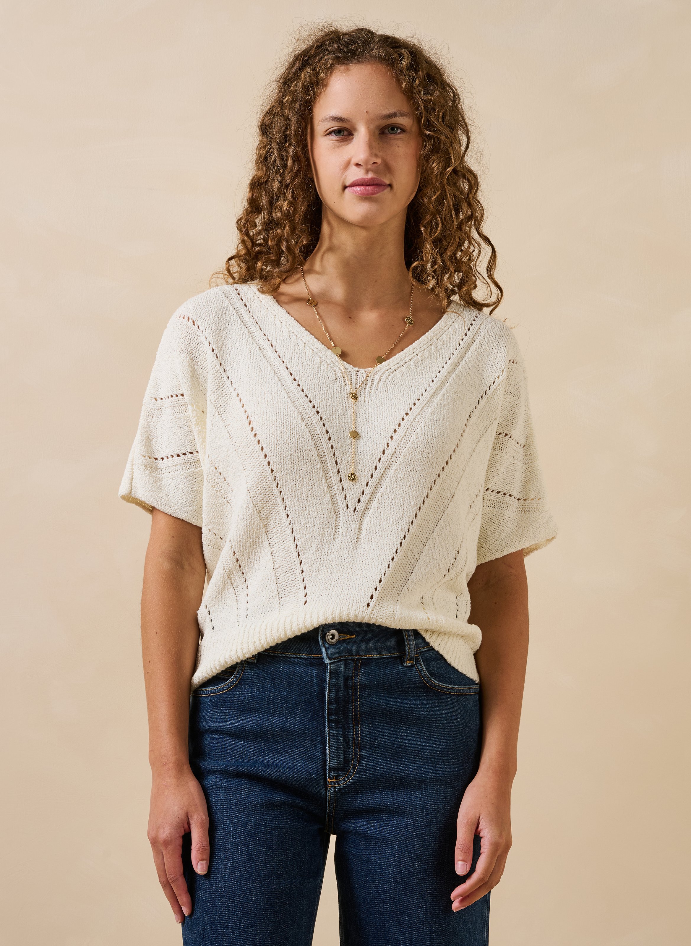 Oversize V-Ausschnitt Pullover aus recycelter Baumwollmischung. LA FEE MARABOUTEE