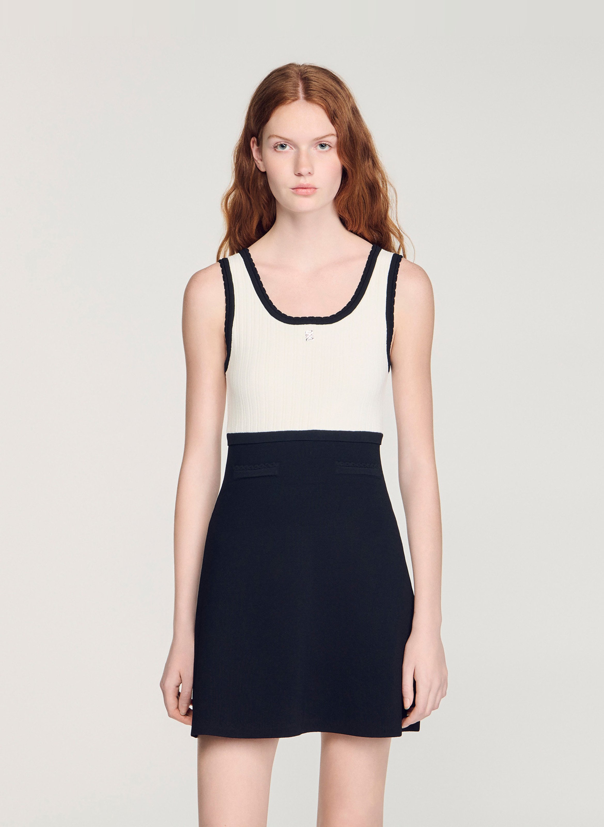 Robe courte ajustée en maille SANDRO Noir