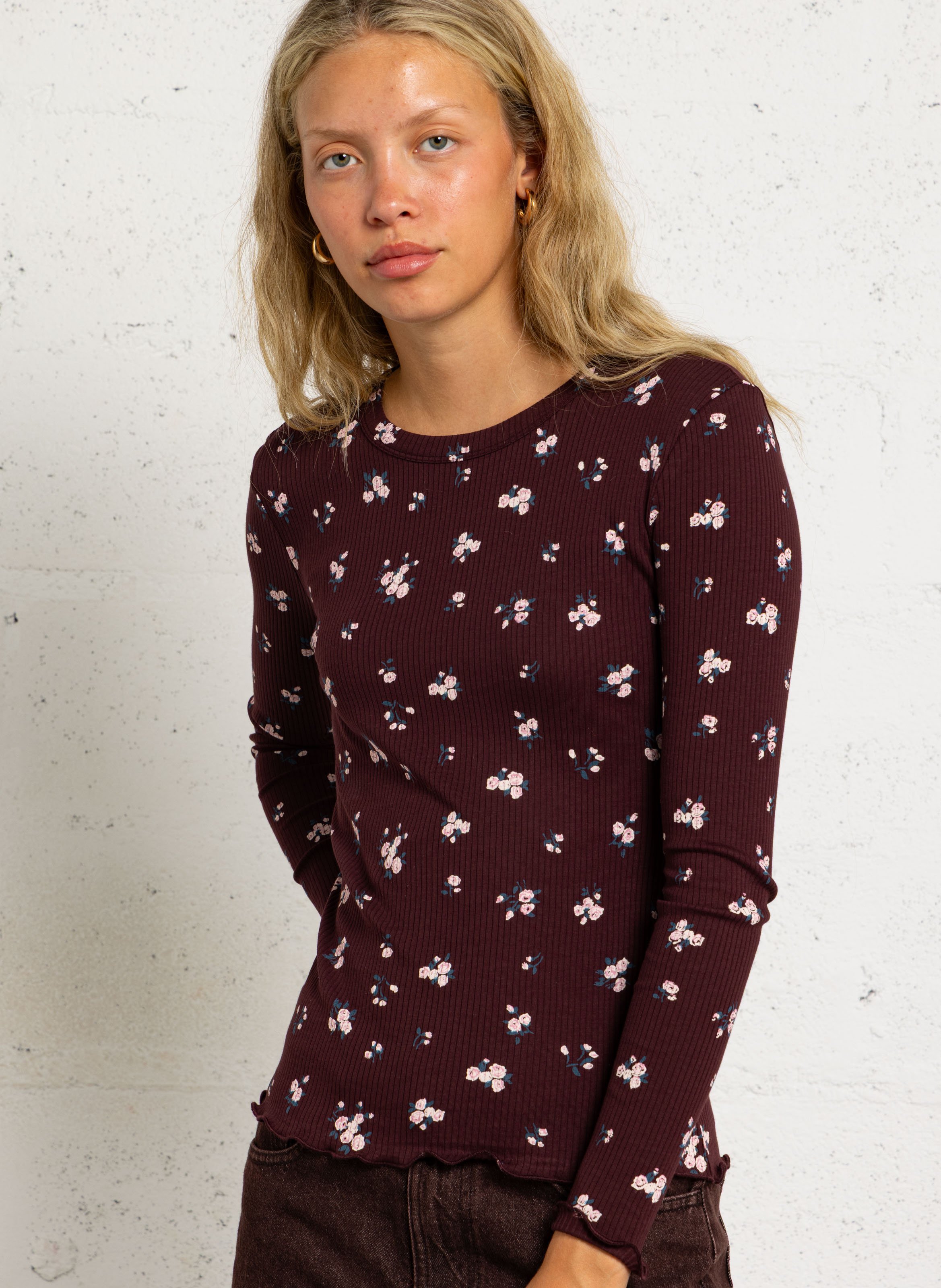 Eng anliegendes langärmeliges Baumwoll-T-Shirt DES PETITS HAUTS Mehrfarbig