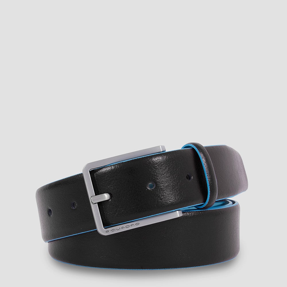 - Buckle closure. - Width: 3 cm.  PIQUADRO Black