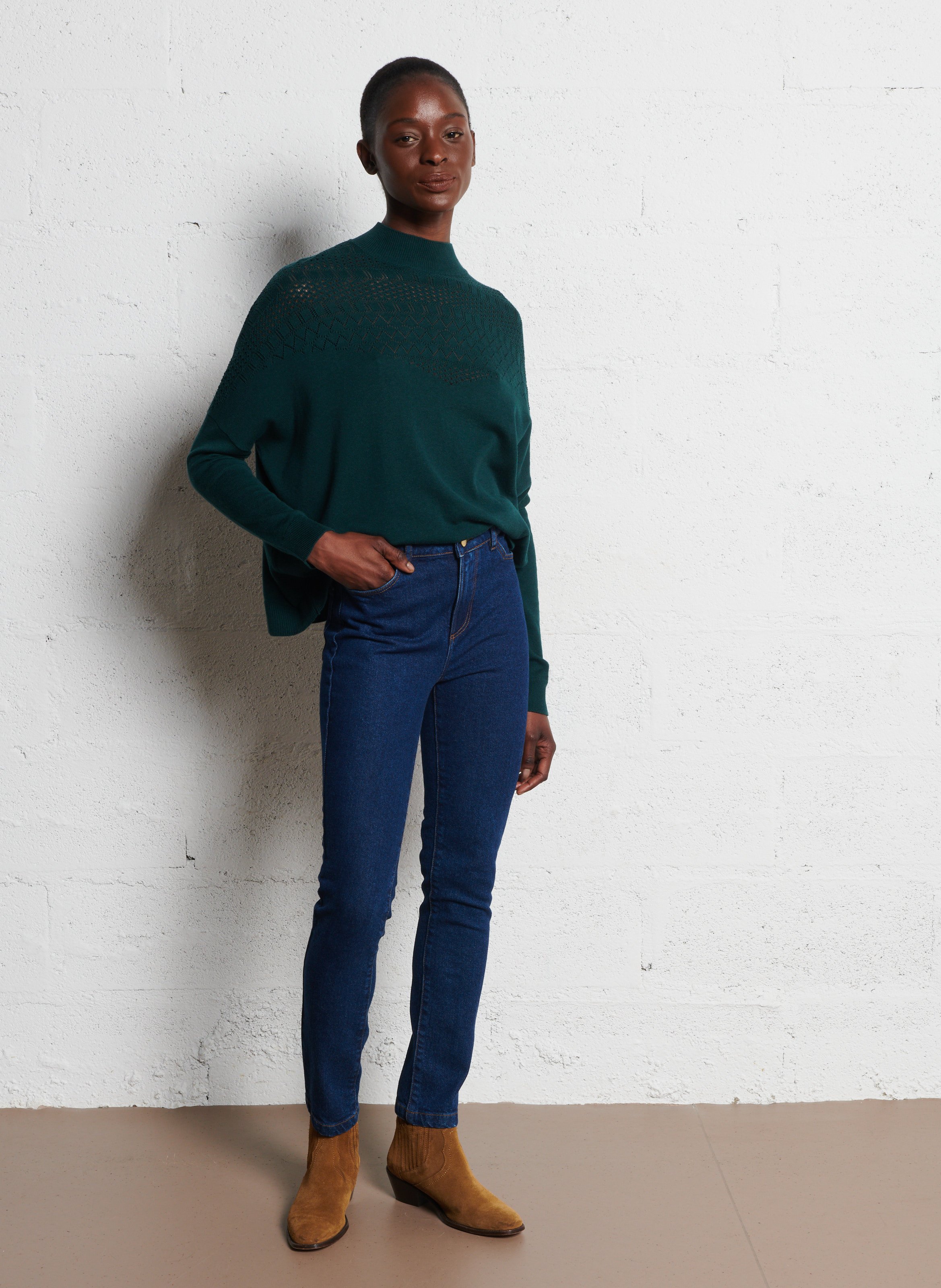 High-rise slim-fit jeans I CODE Blue