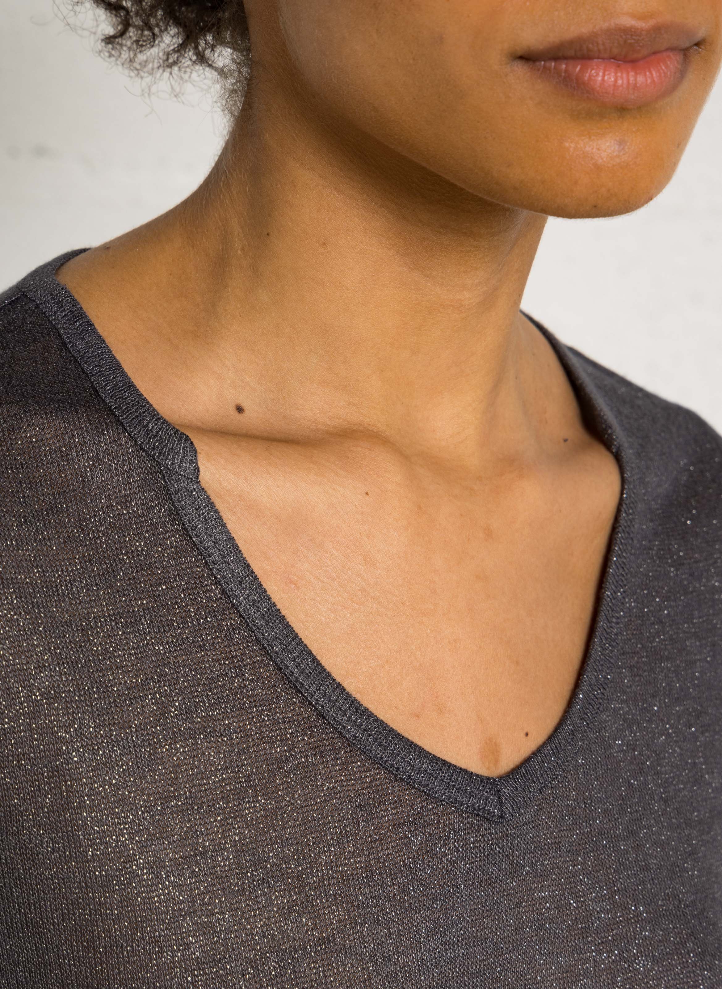 Gerader T-Shirt mit Tunika-Ausschnitt LE TEMPS DES CERISES Grau