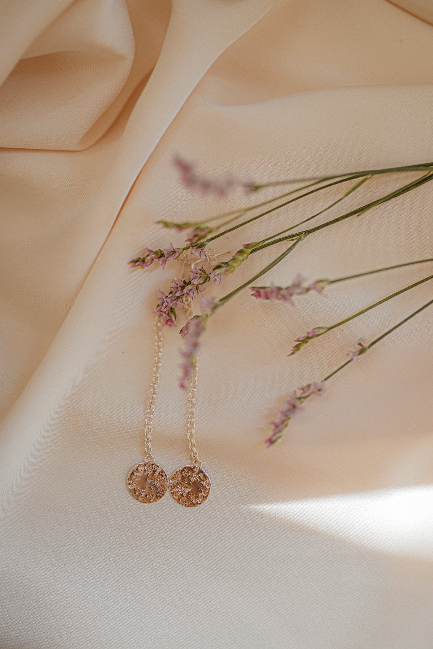 Hammered round silver-plated drop earrings MONSIEUR SIMONE Silver