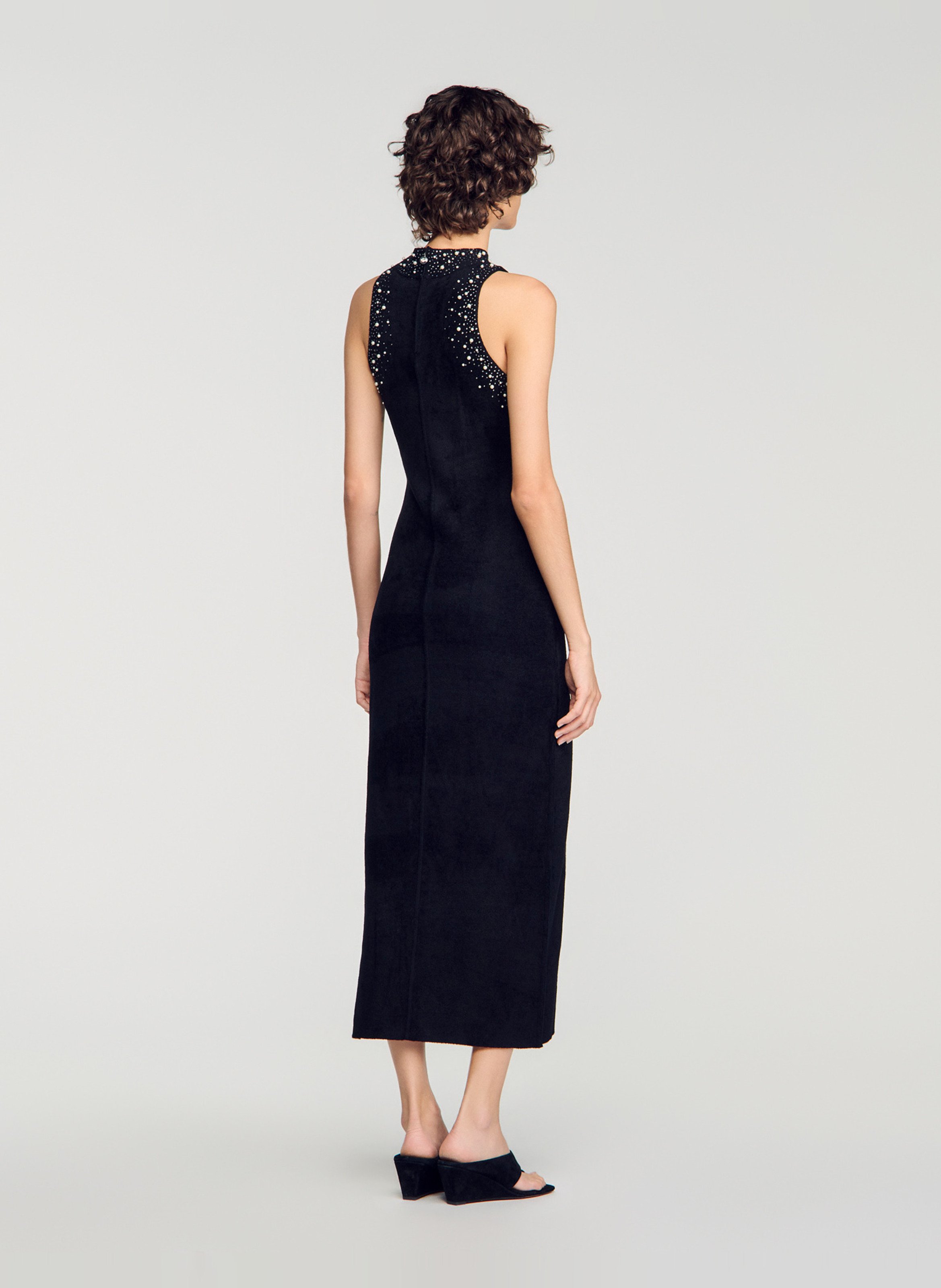 Langes Samtkleid mit Stehkragen und Strasssteinen SANDRO Schwarz