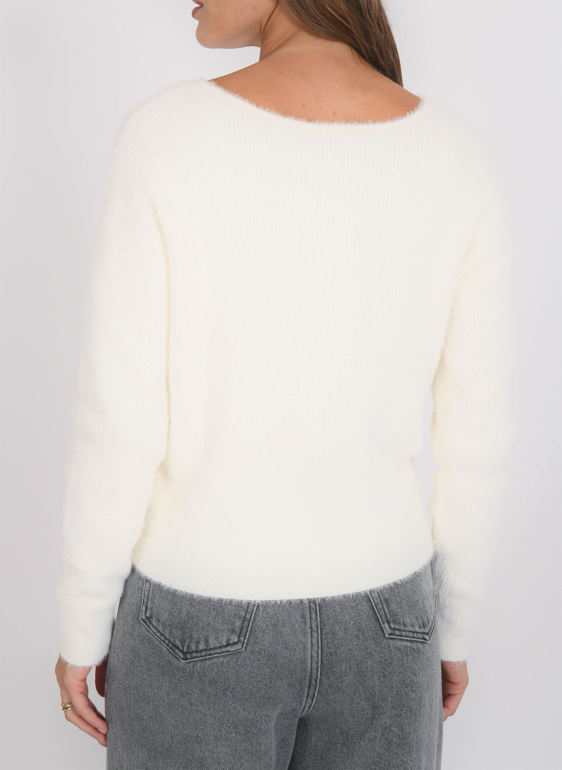 Gerade geschnittener Rundhalspullover aus flauschigem Strick KOOKAI Weiss