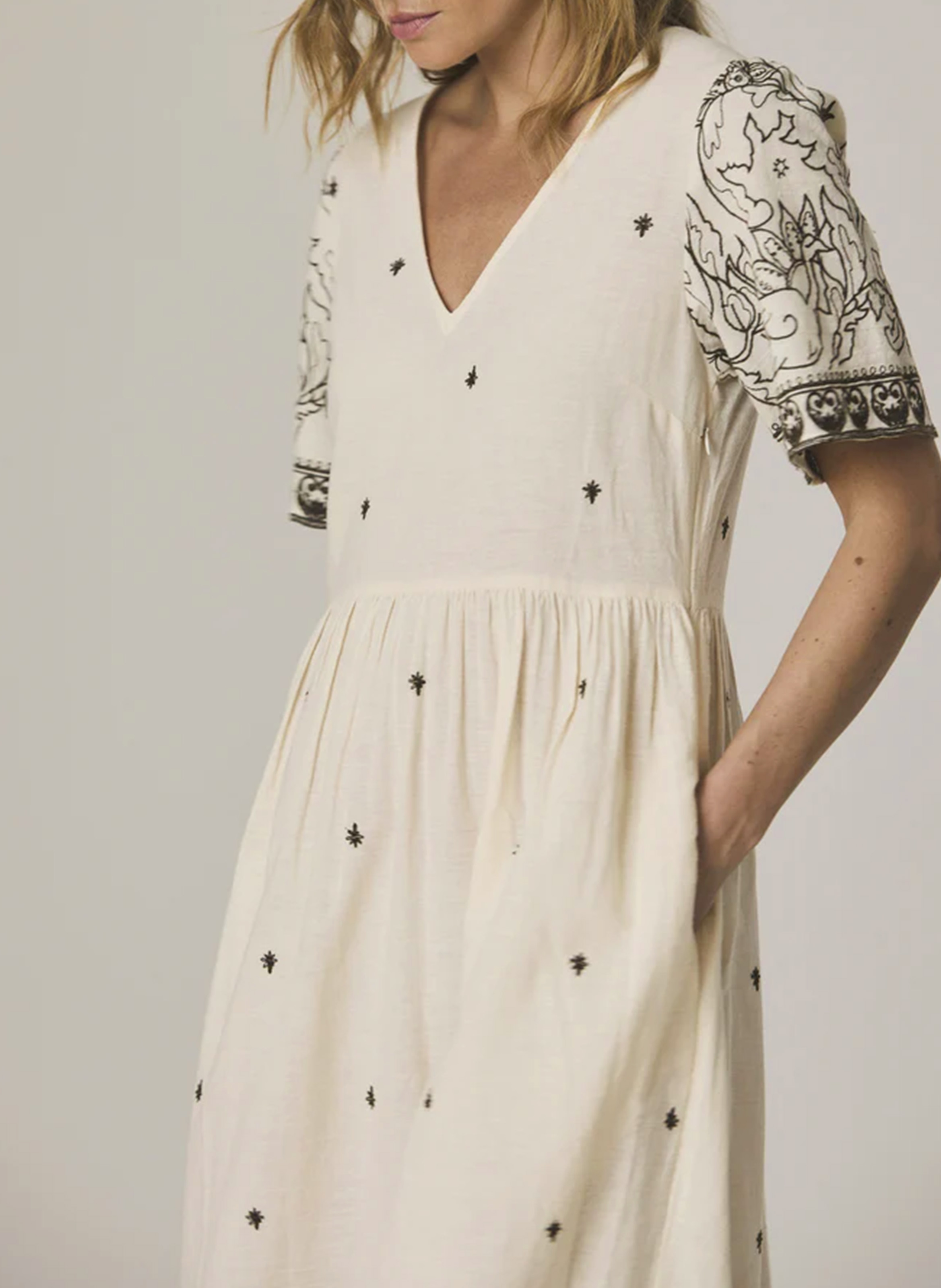 Robe midi col V en coton mélangé Beige