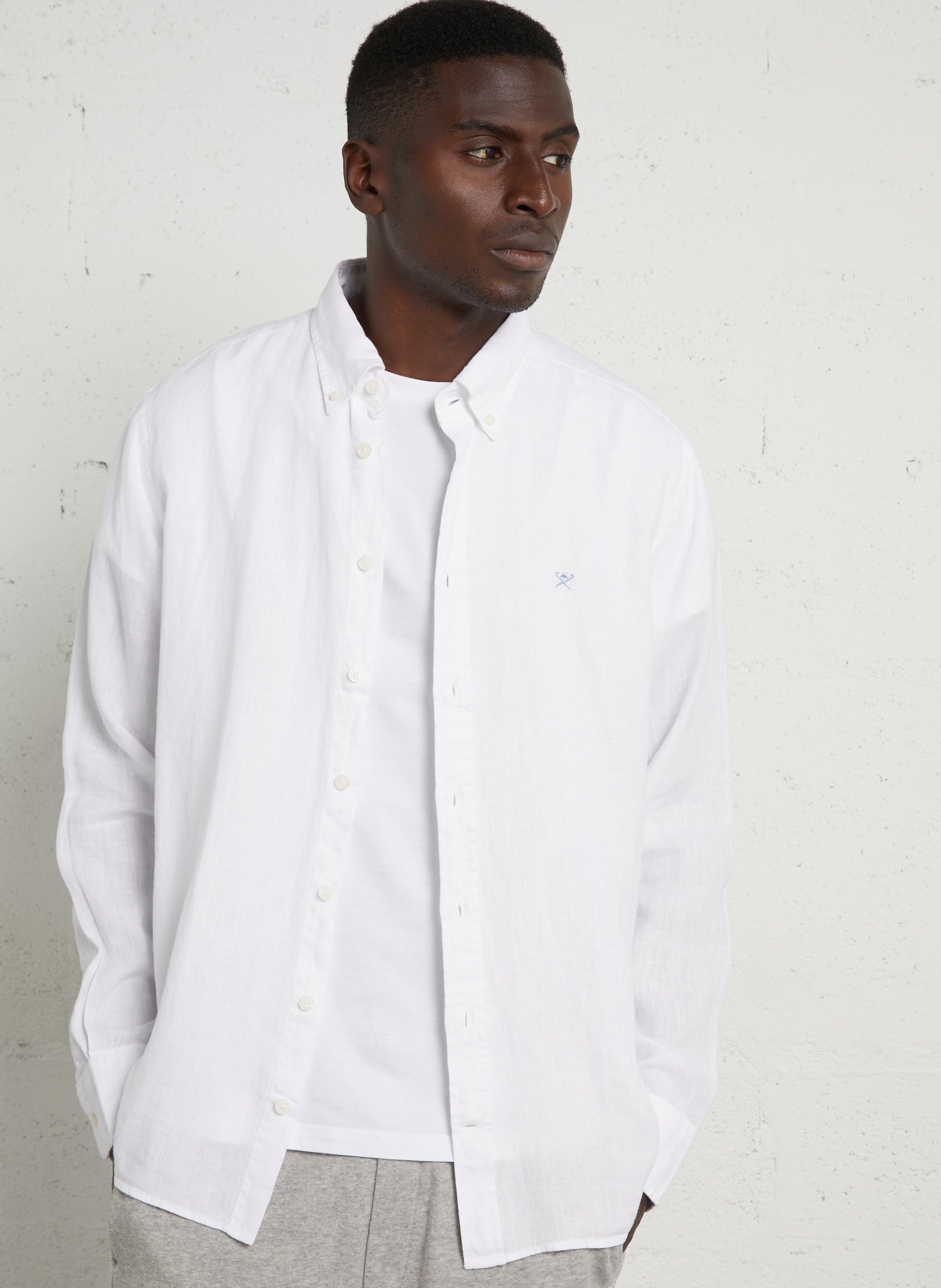 Chemise tailored-fit col américain brodée en lin HACKETT