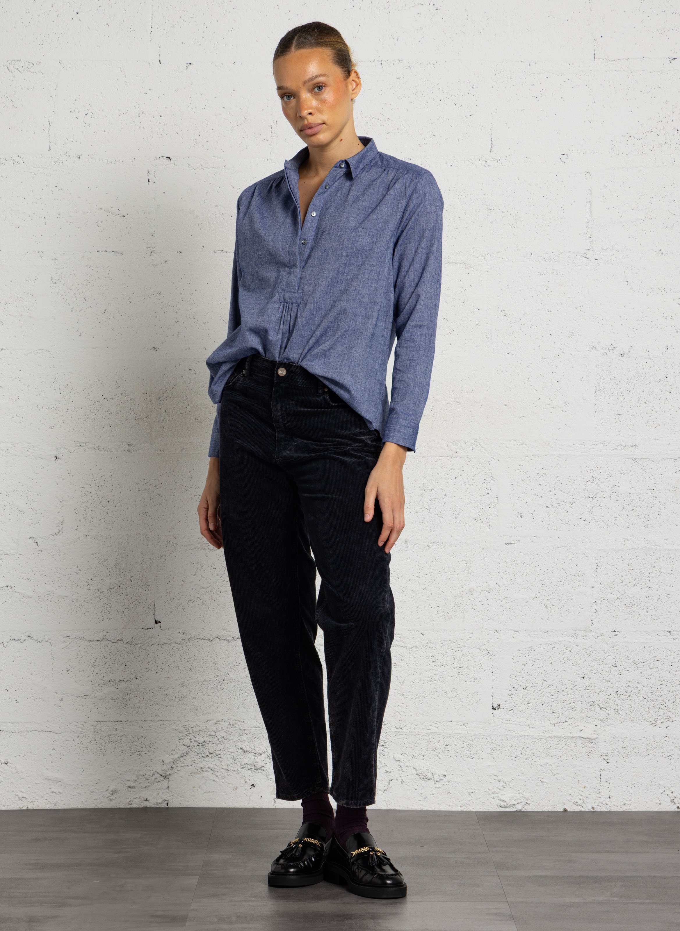 Baumwollbluse mit klassischem Kragen BELLA JONES Blau