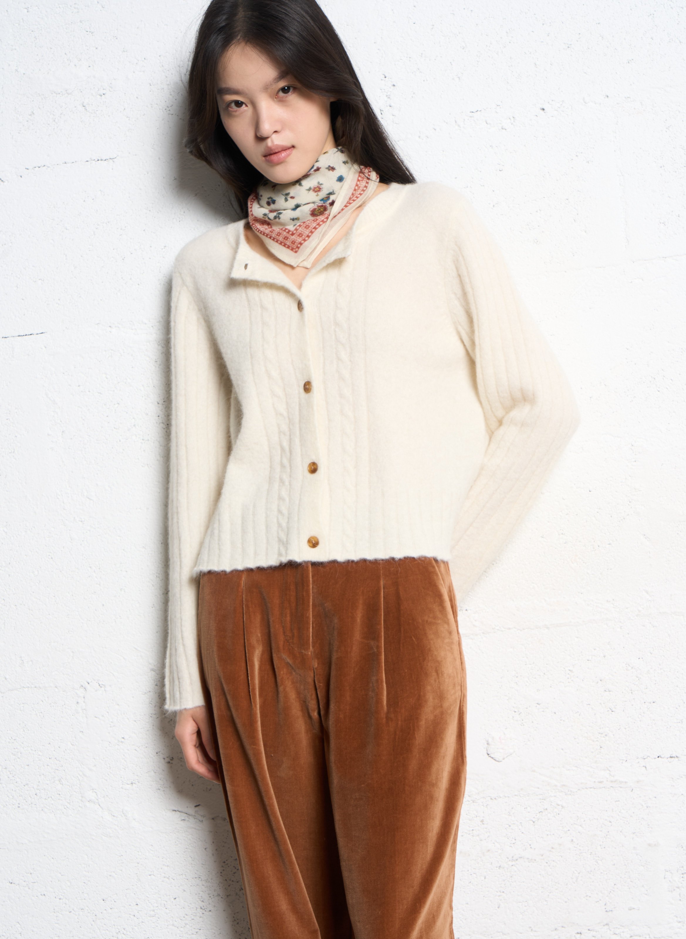 Gerade geschnittene Strickweste mit Rundhalsausschnitt aus Alpakamischung EMILE ET IDA Beige