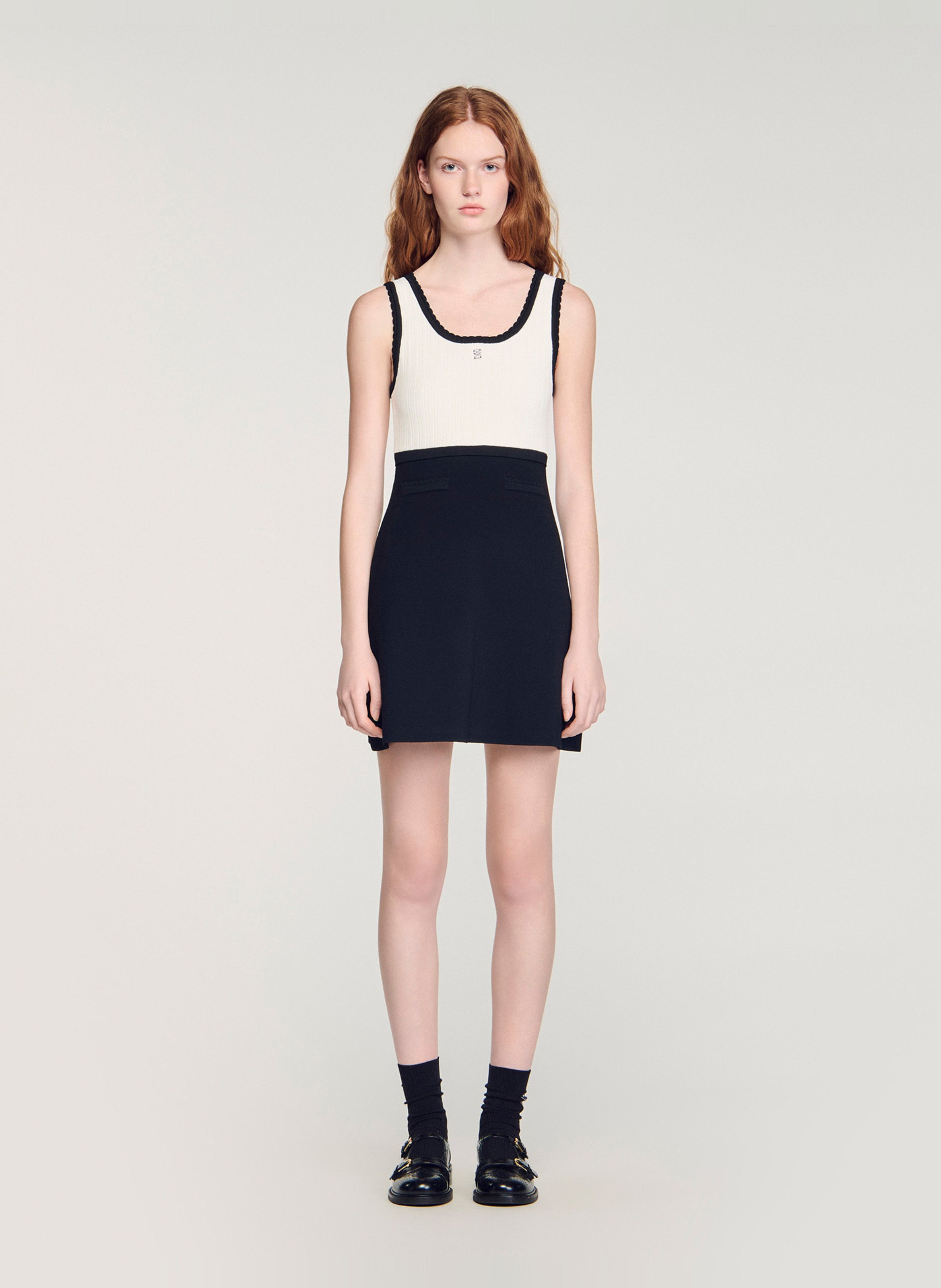 Robe courte ajustée en maille SANDRO Noir