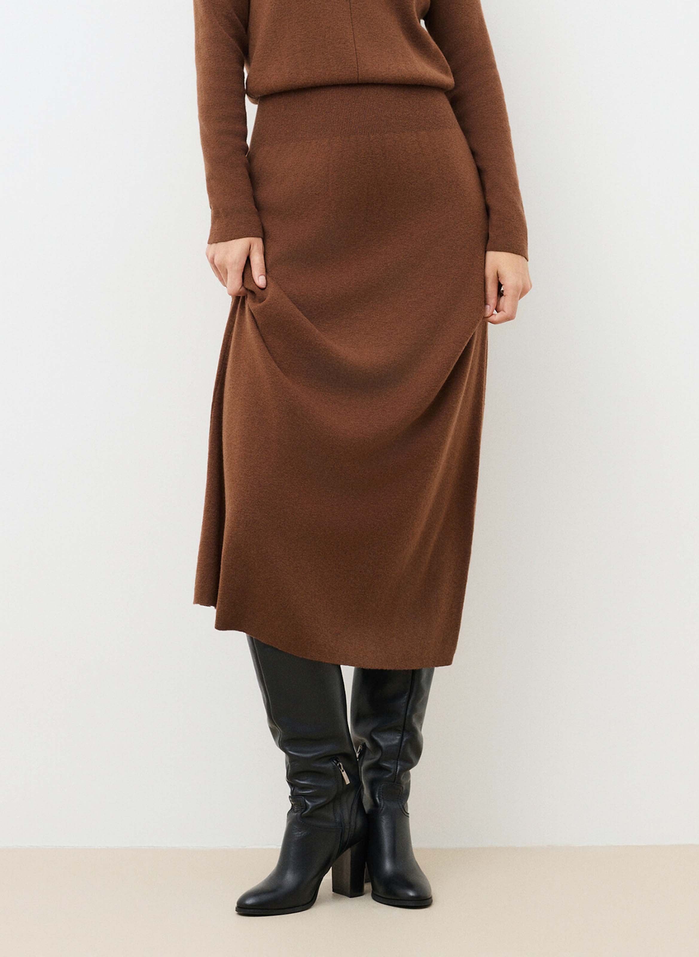 Lange jurk met V-hals | wolblend CAROLL Bruin