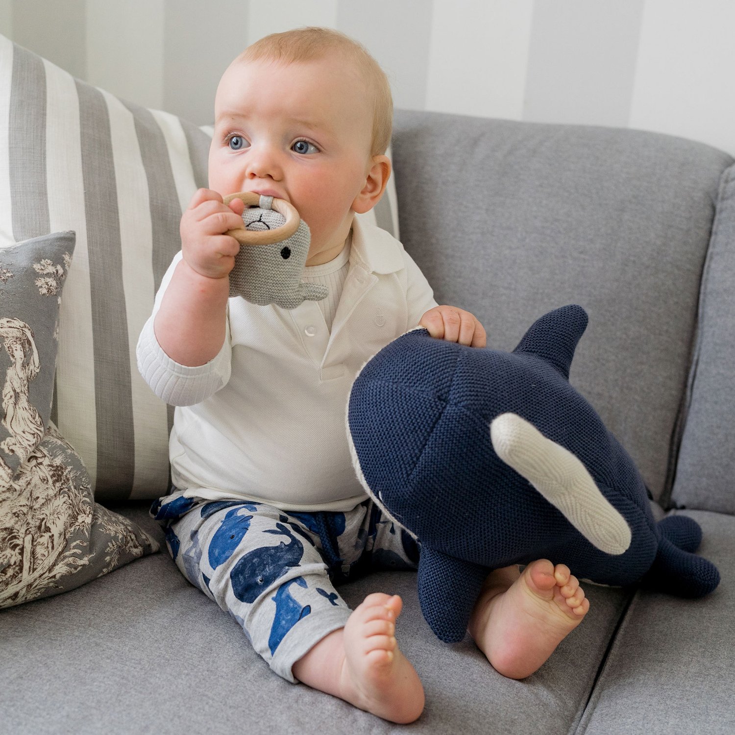 Crochet star grasping toy KINDSGUT Grey