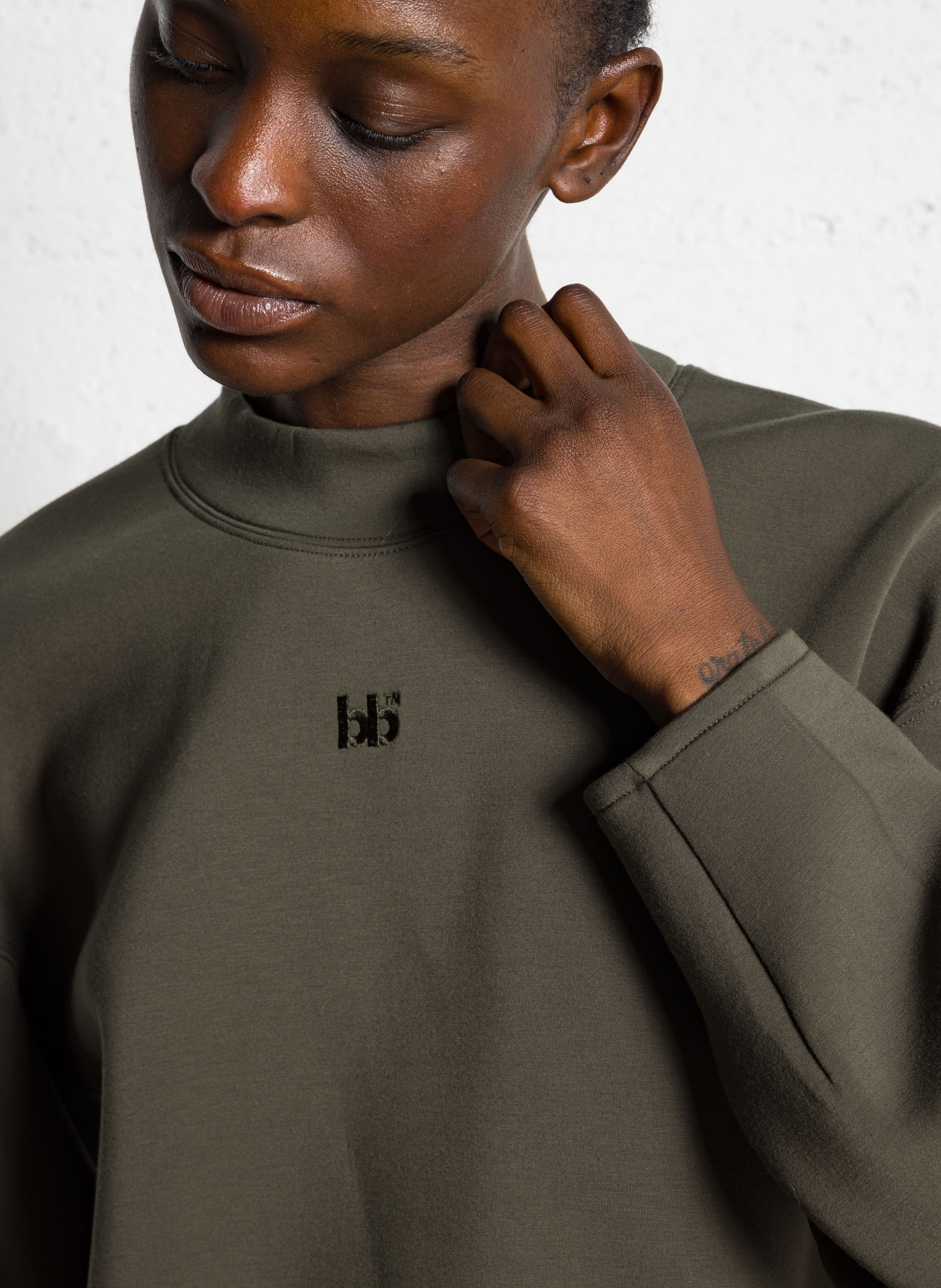 Korte effen coltrui met ronde hals BELLEROSE Bruin