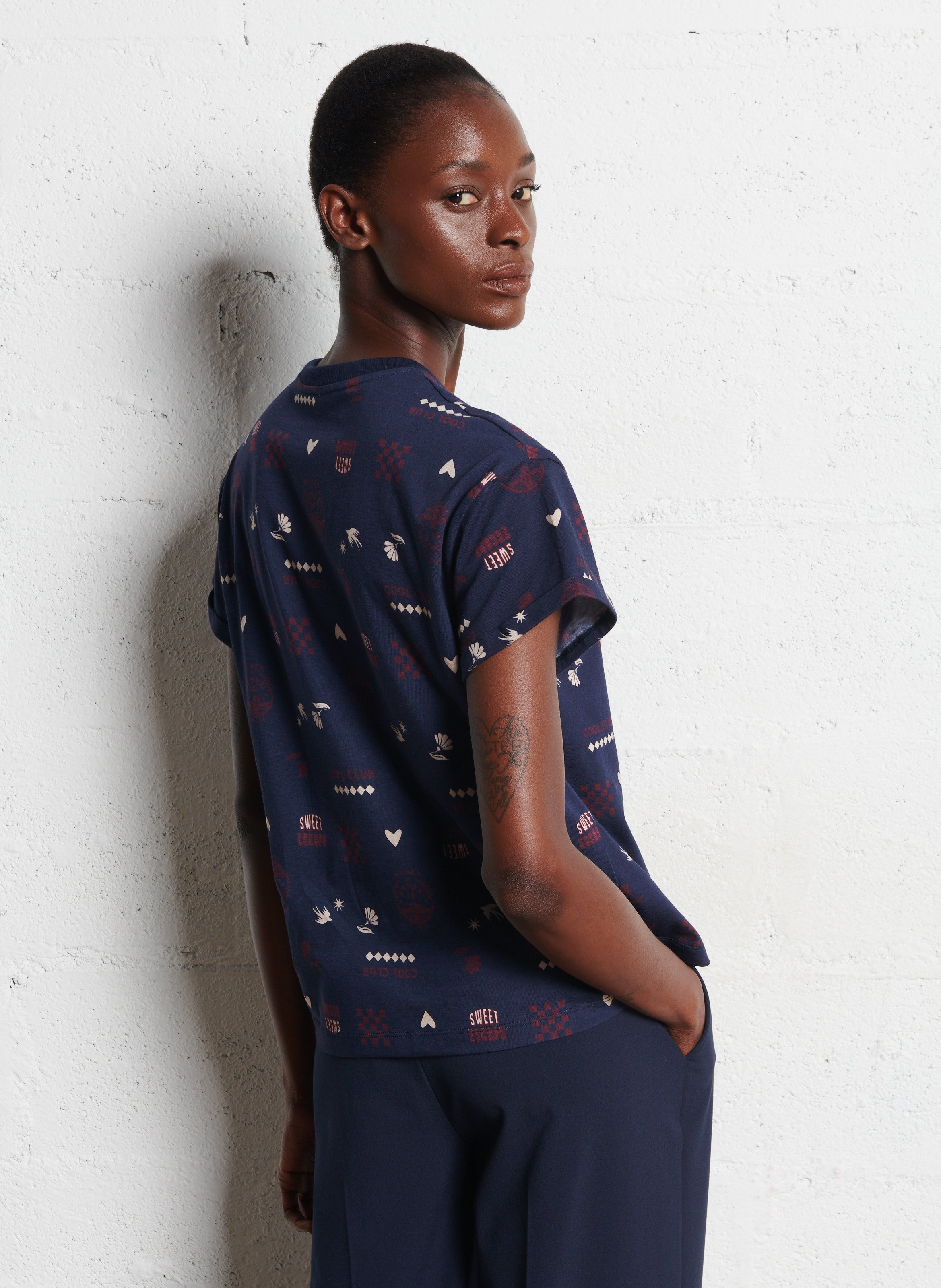 Camiliday round-neck sleeveless cotton top I CODE Blue