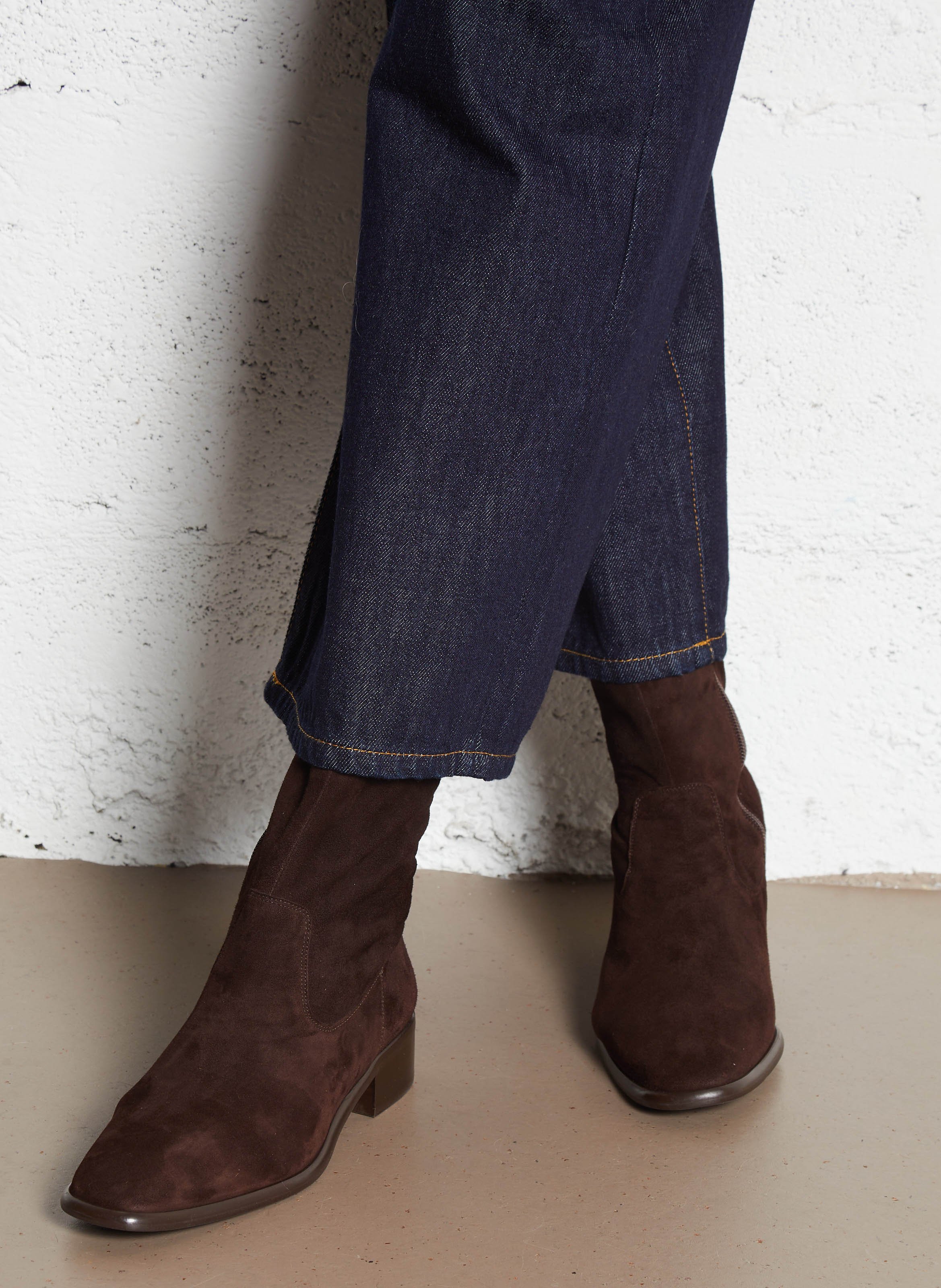 Suède enkellaarzen BOCAGE Brown