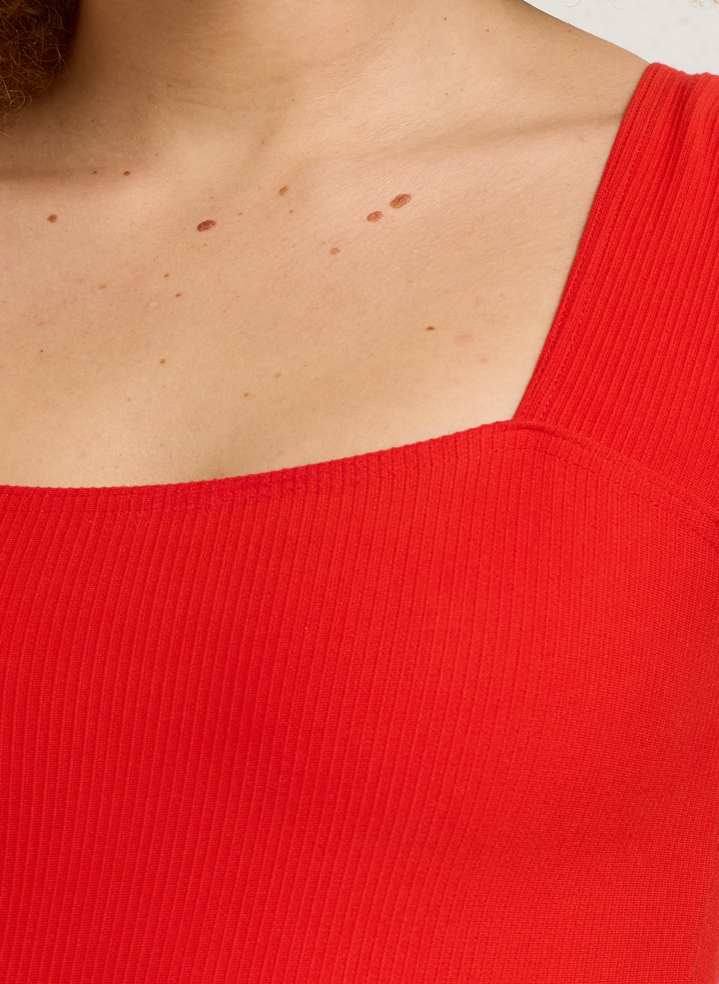 Square-neck body FLAIR Red
