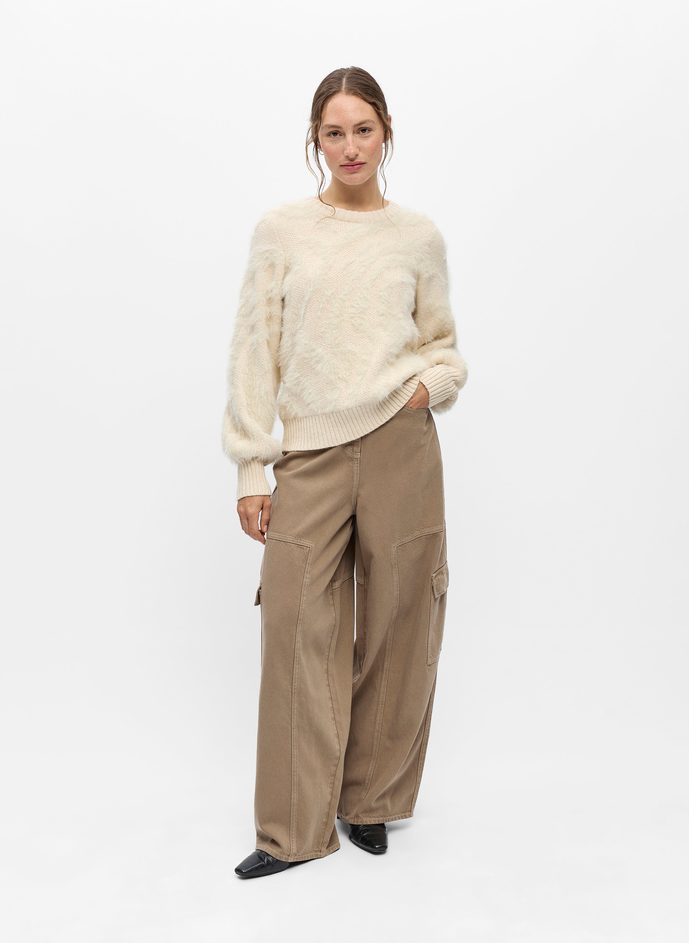 Gerader Pullover mit Rundhalsausschnitt aus Kunstpelz OBJECT Beige