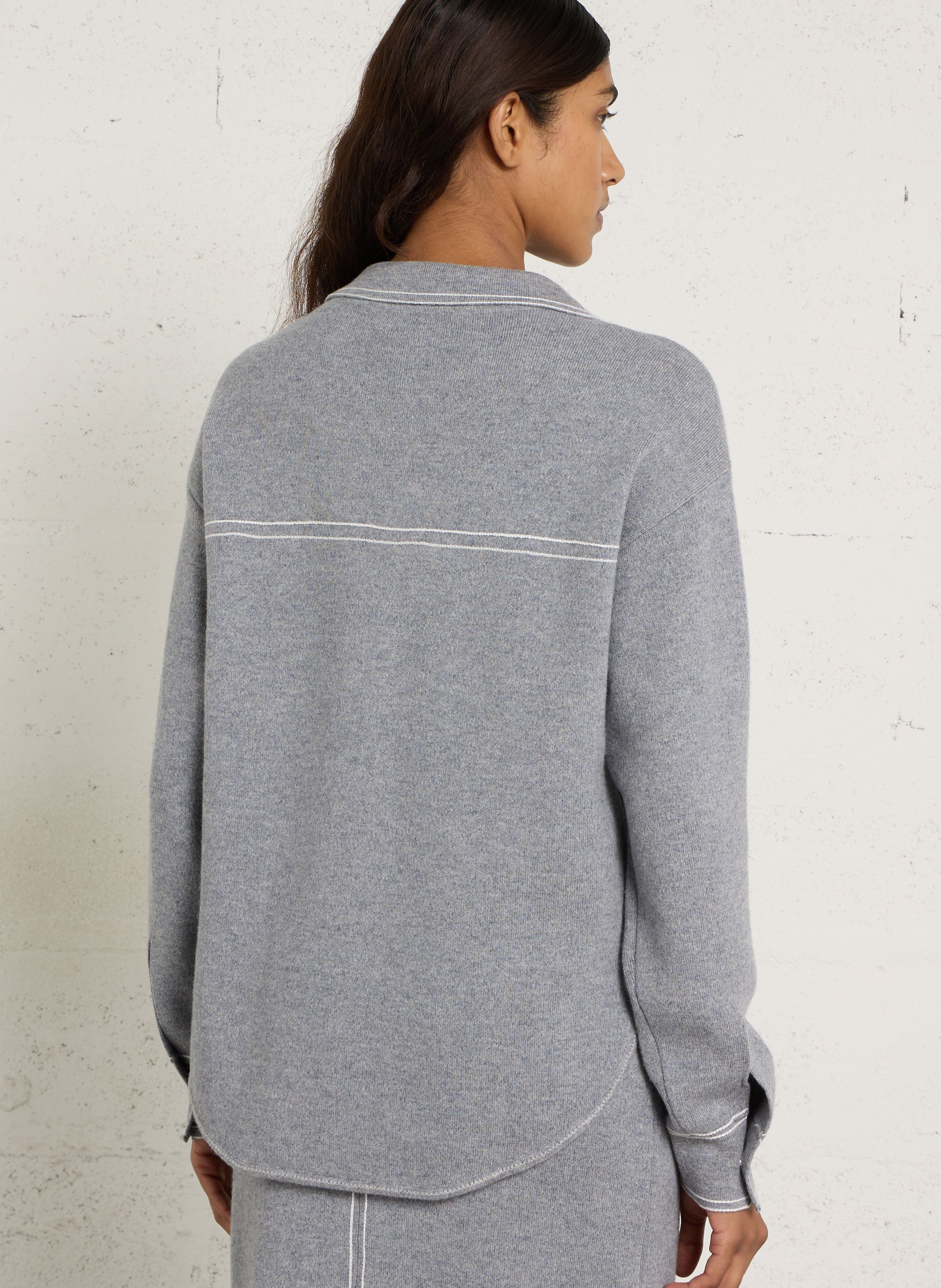Weiter Cardigan aus Wolle mit Ziernähten BERENICE Grau