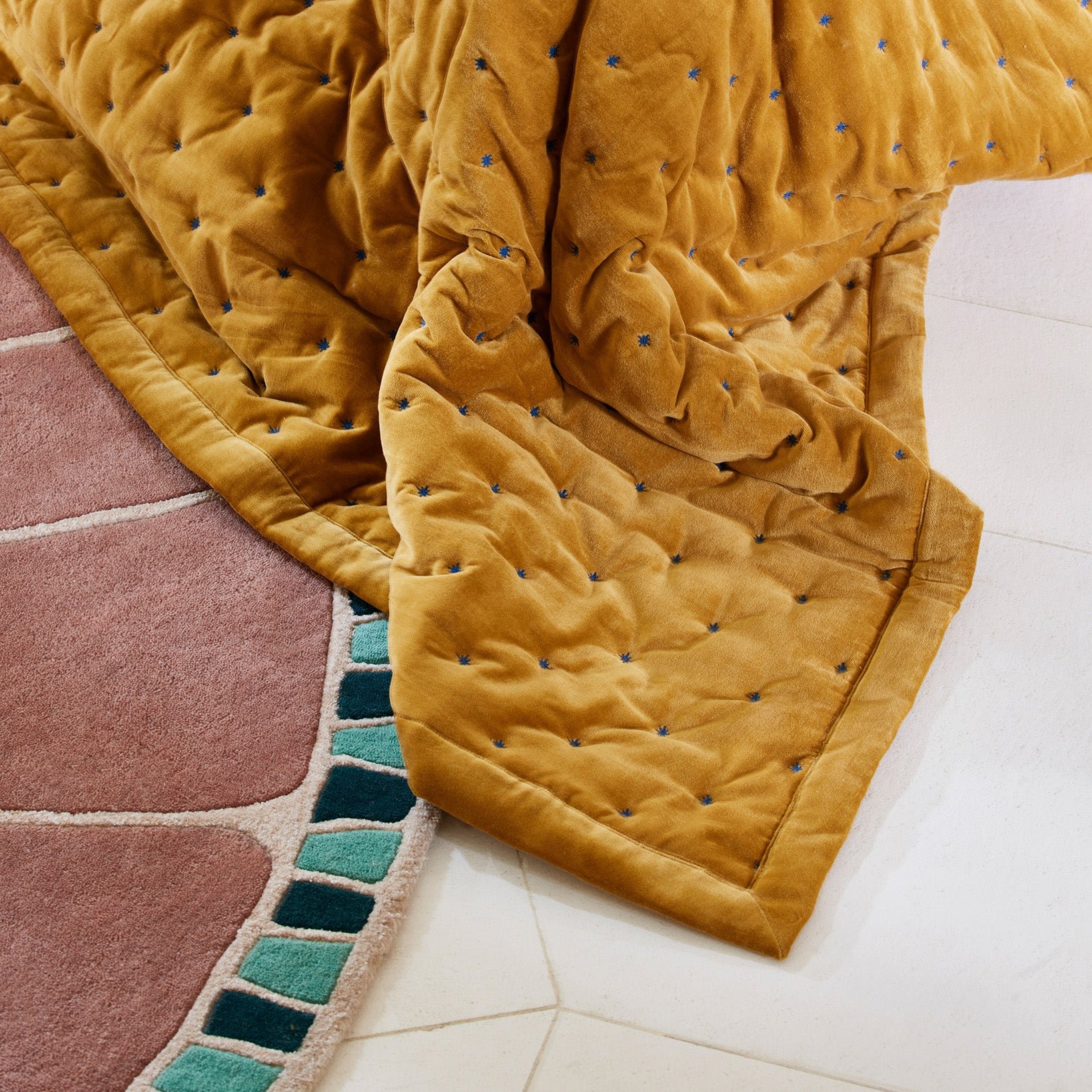 CARLINA - Quilted linen bedspread MADURA Yellow