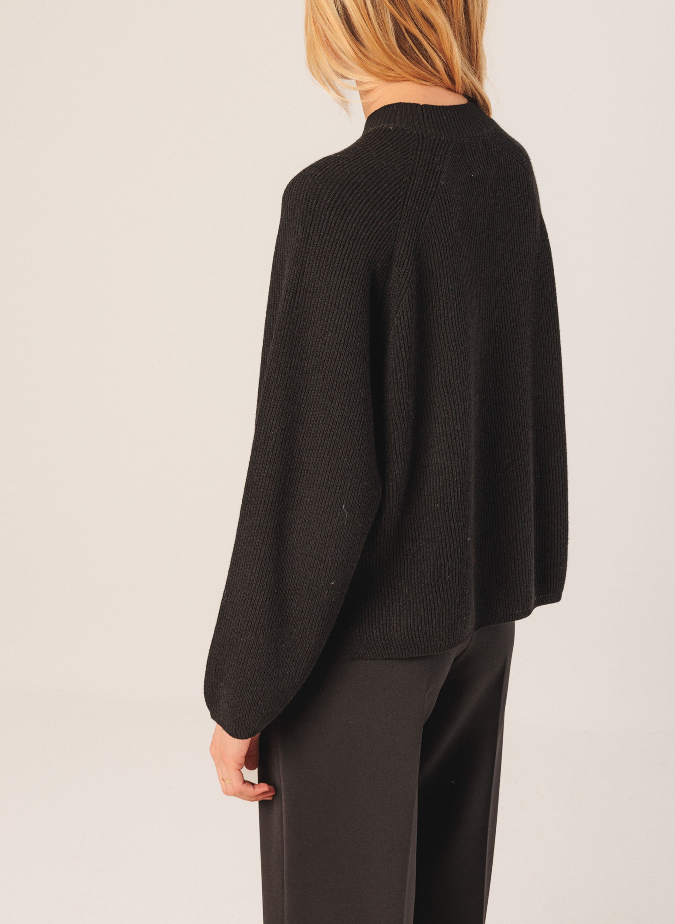 Pull col rond en laine mélangée INDI & COLD Noir