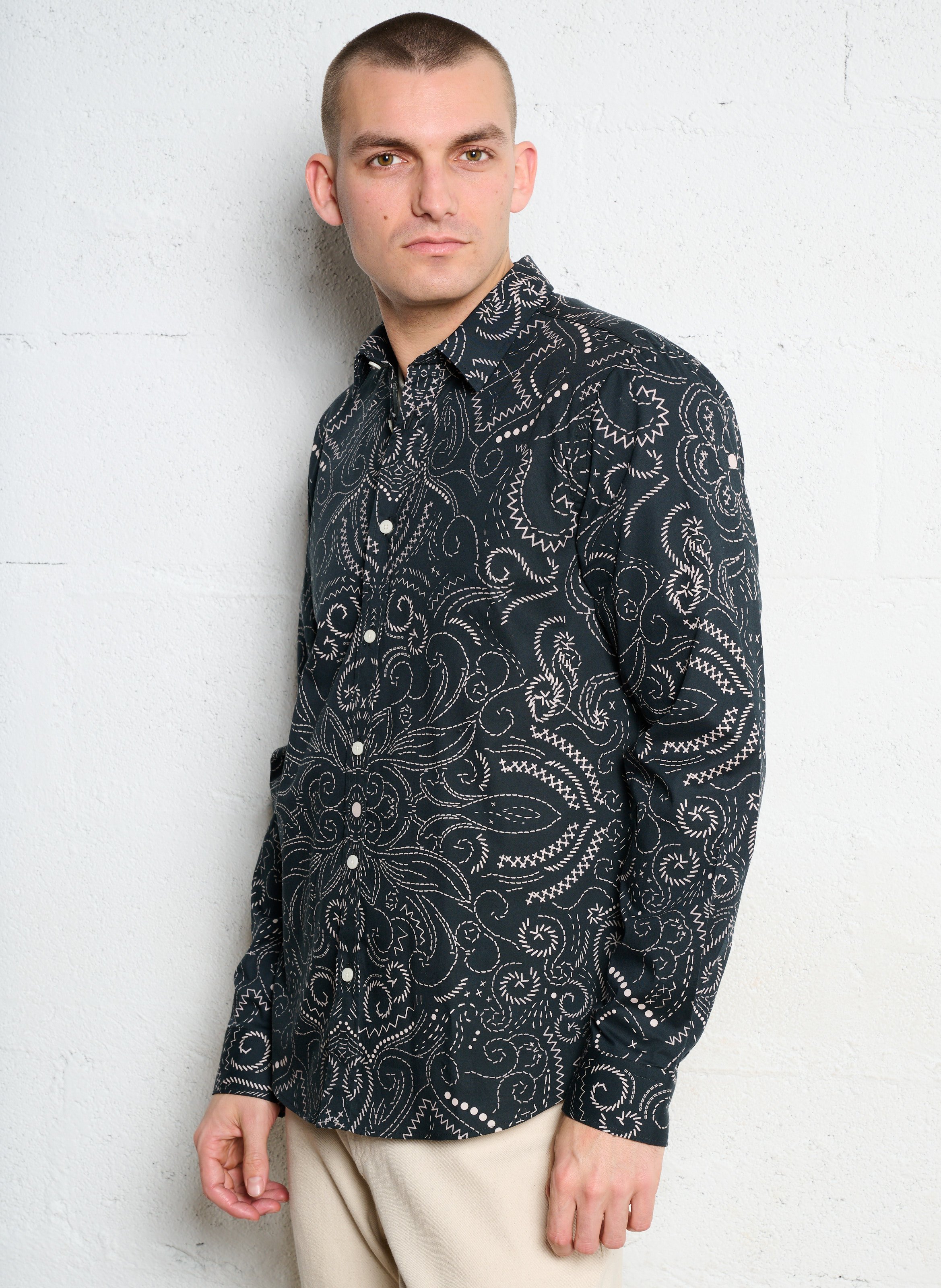 Gerade geschnittene Bluse aus Baumwoll-Mix mit Print CHEVIGNON Schwarz