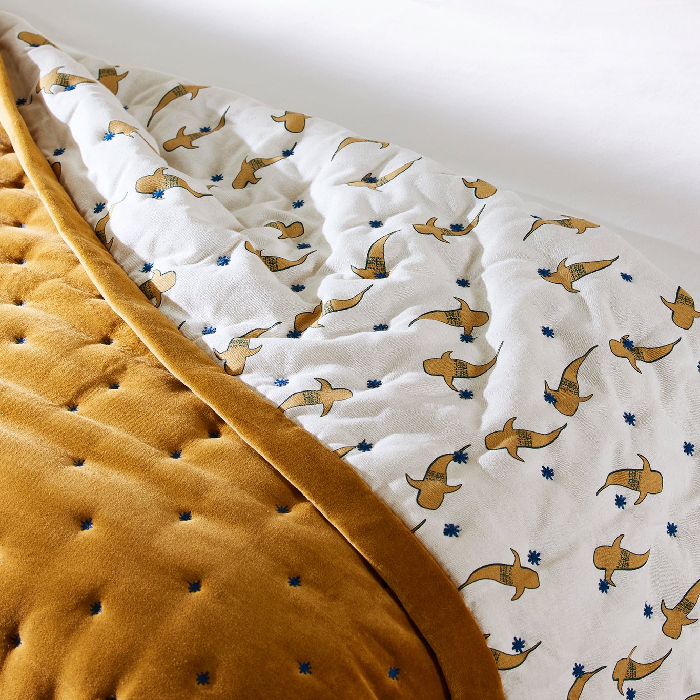 CARLINA - Quilted linen bedspread MADURA Yellow