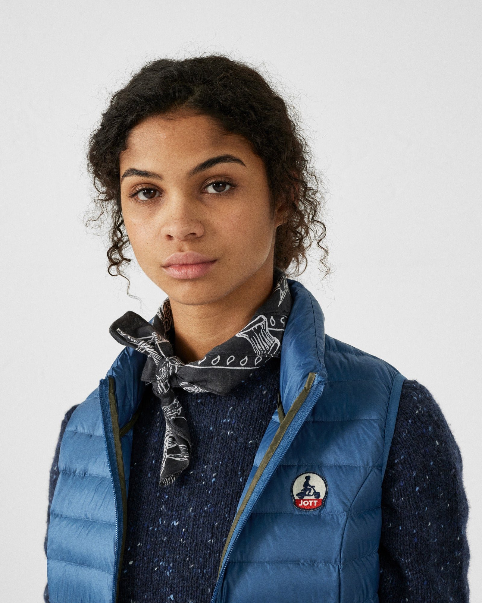 Sleeveless lightweight down vest seda JOTT Blue