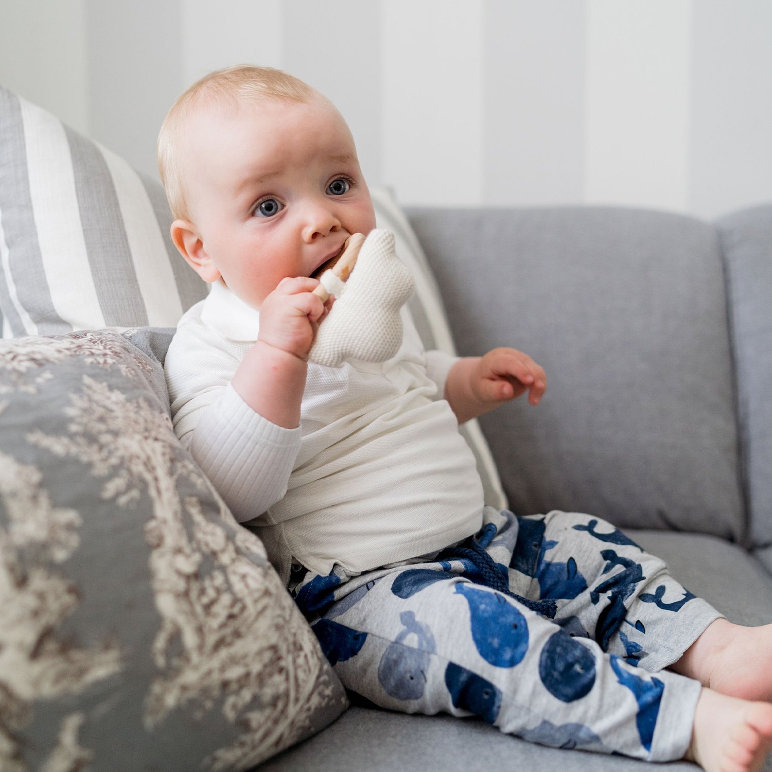 Crochet star grasping toy KINDSGUT White