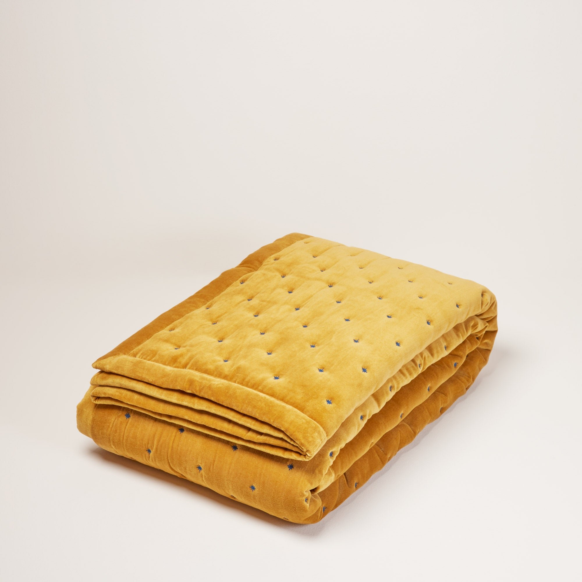 CARLINA - Quilted linen bedspread MADURA Yellow