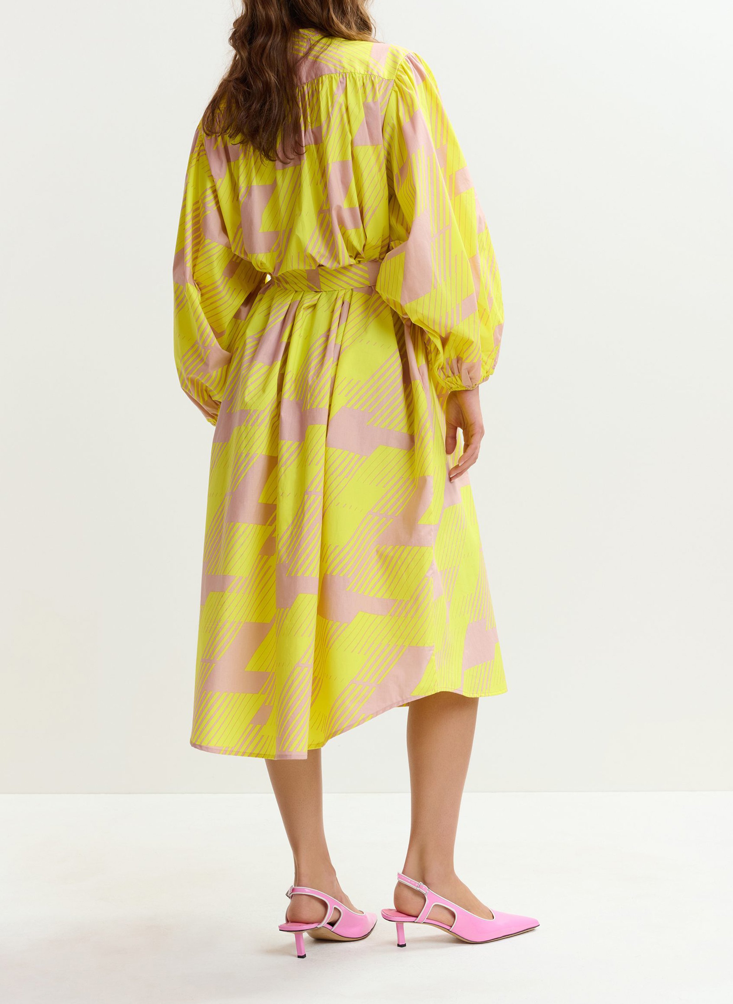 Loose fit midi dress with round neckline and belted waist. ESSENTIEL ANTWERP Yellow