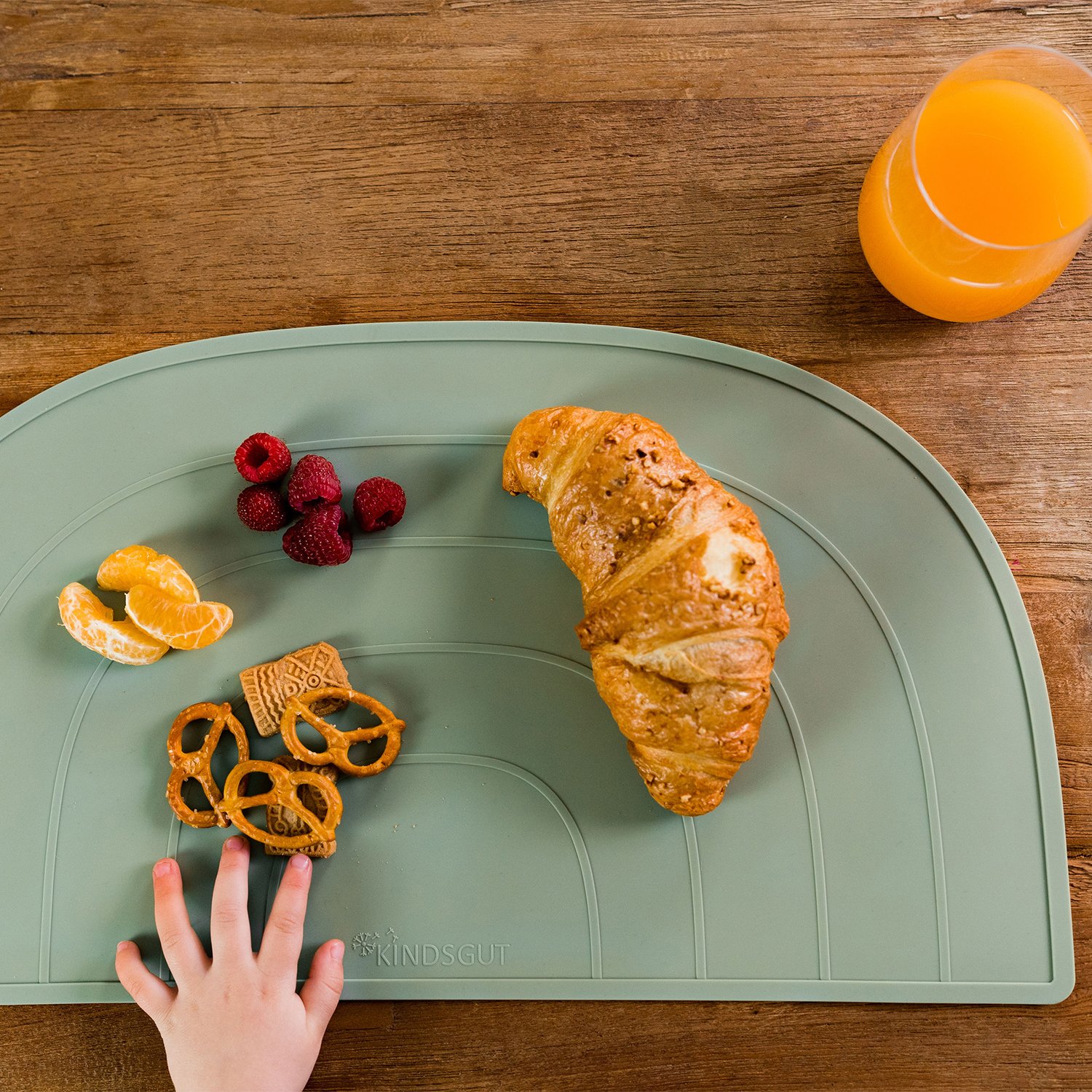 Rainbow silicone placemat KINDSGUT Green