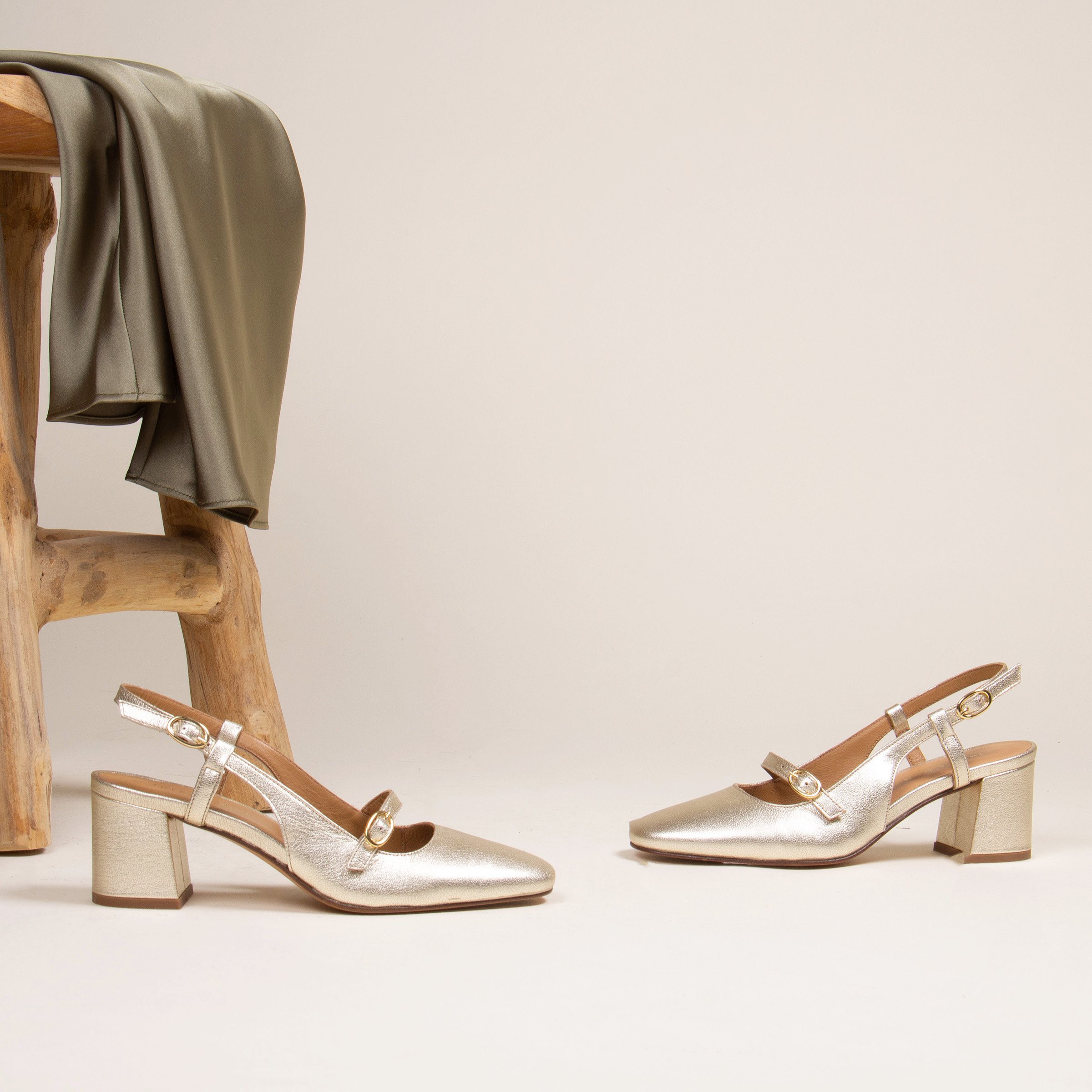 Metallic leather slingback pumps JULES & JENN Golden