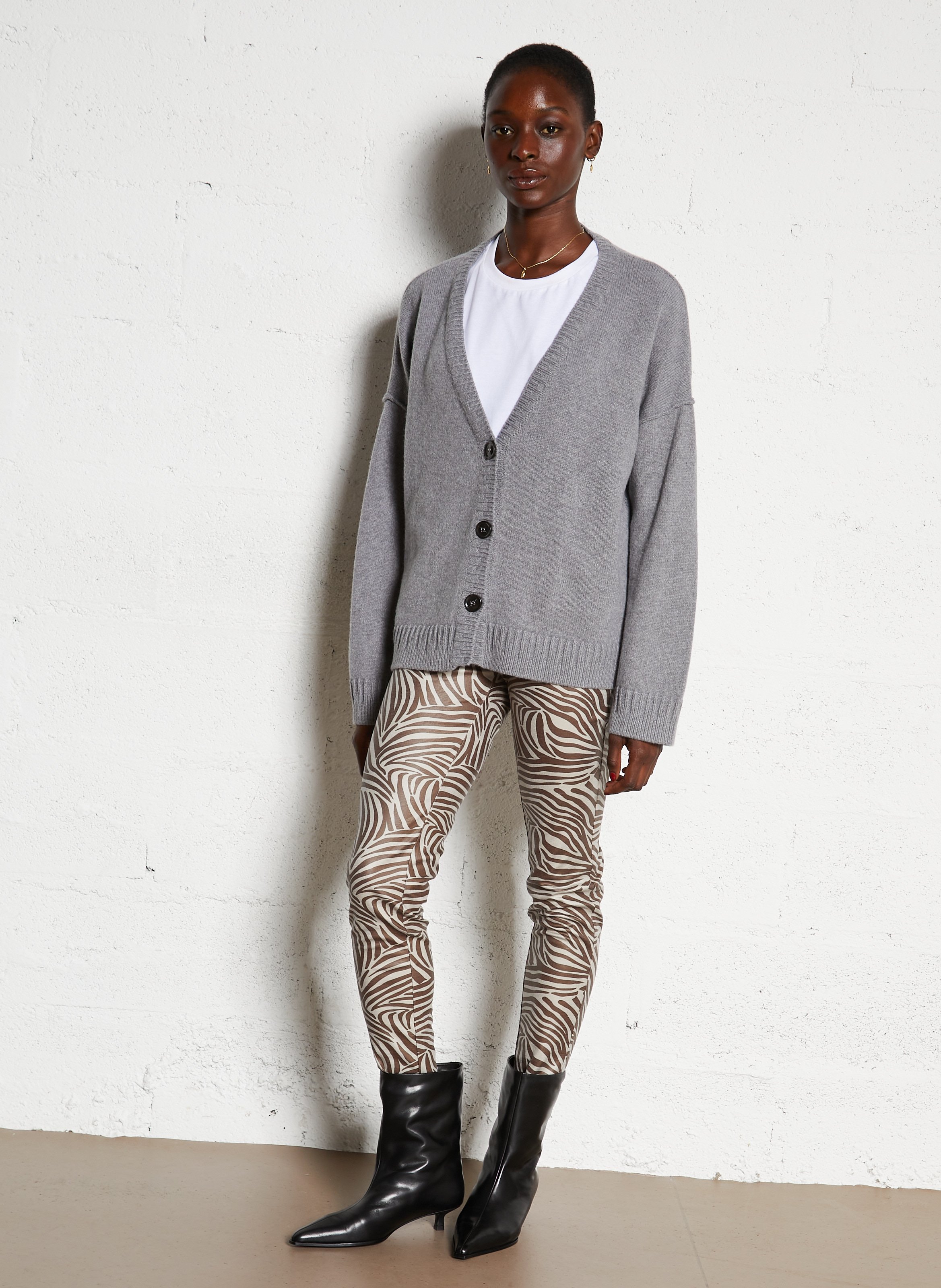 Gilet ample col V en laine et cachemire MAISON ANJE Noir