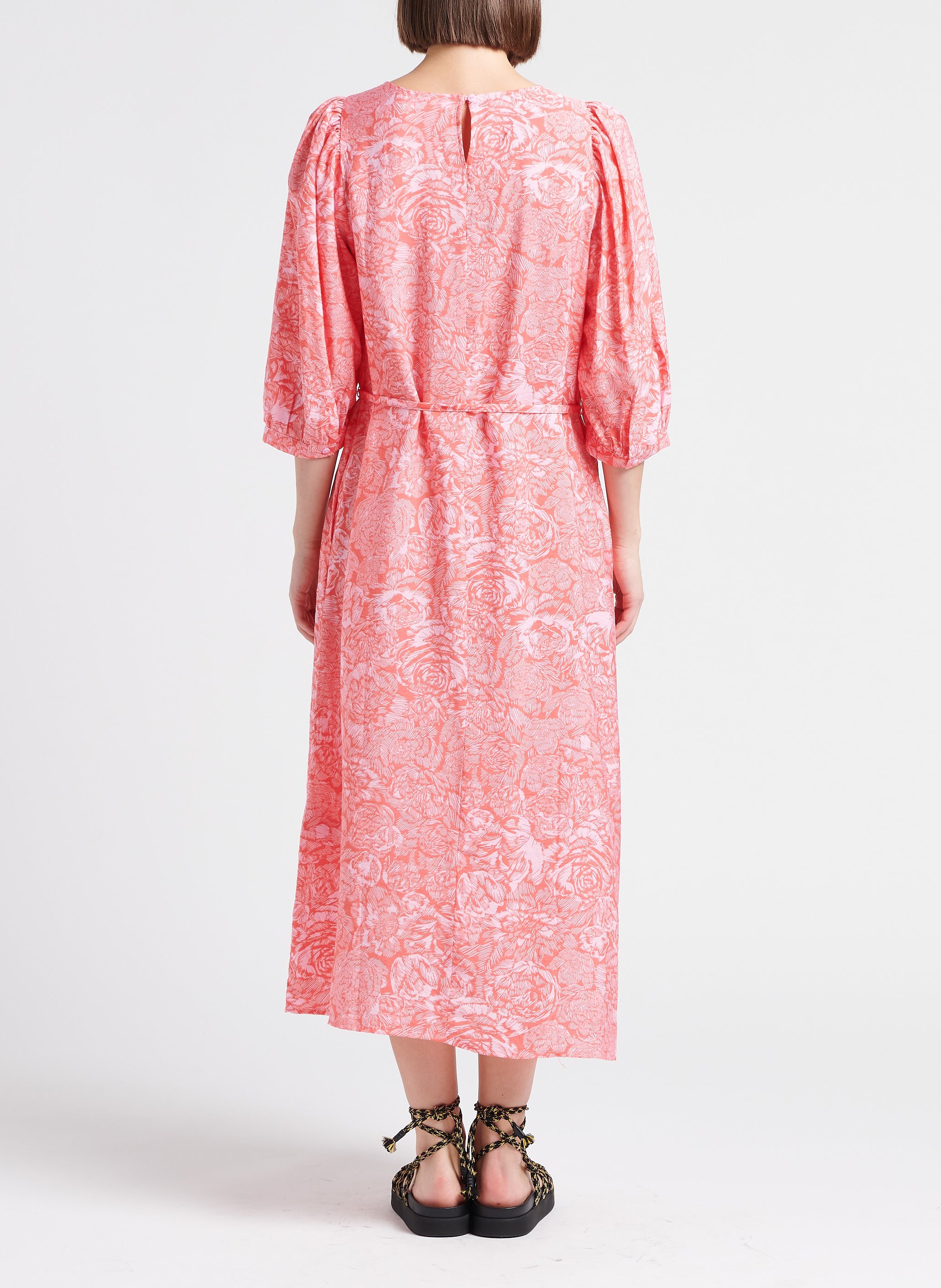 Halflange jurk met ronde hals en print MOSS COPENHAGEN Roze