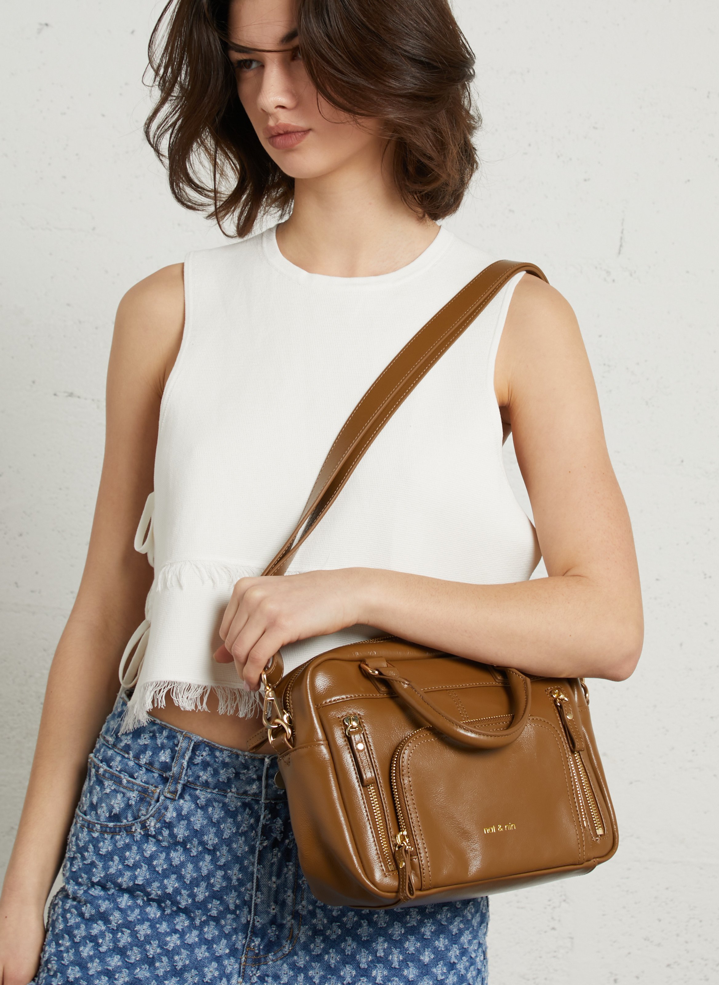 Multitaschen-Handtasche aus Leder NAT & NIN Braun