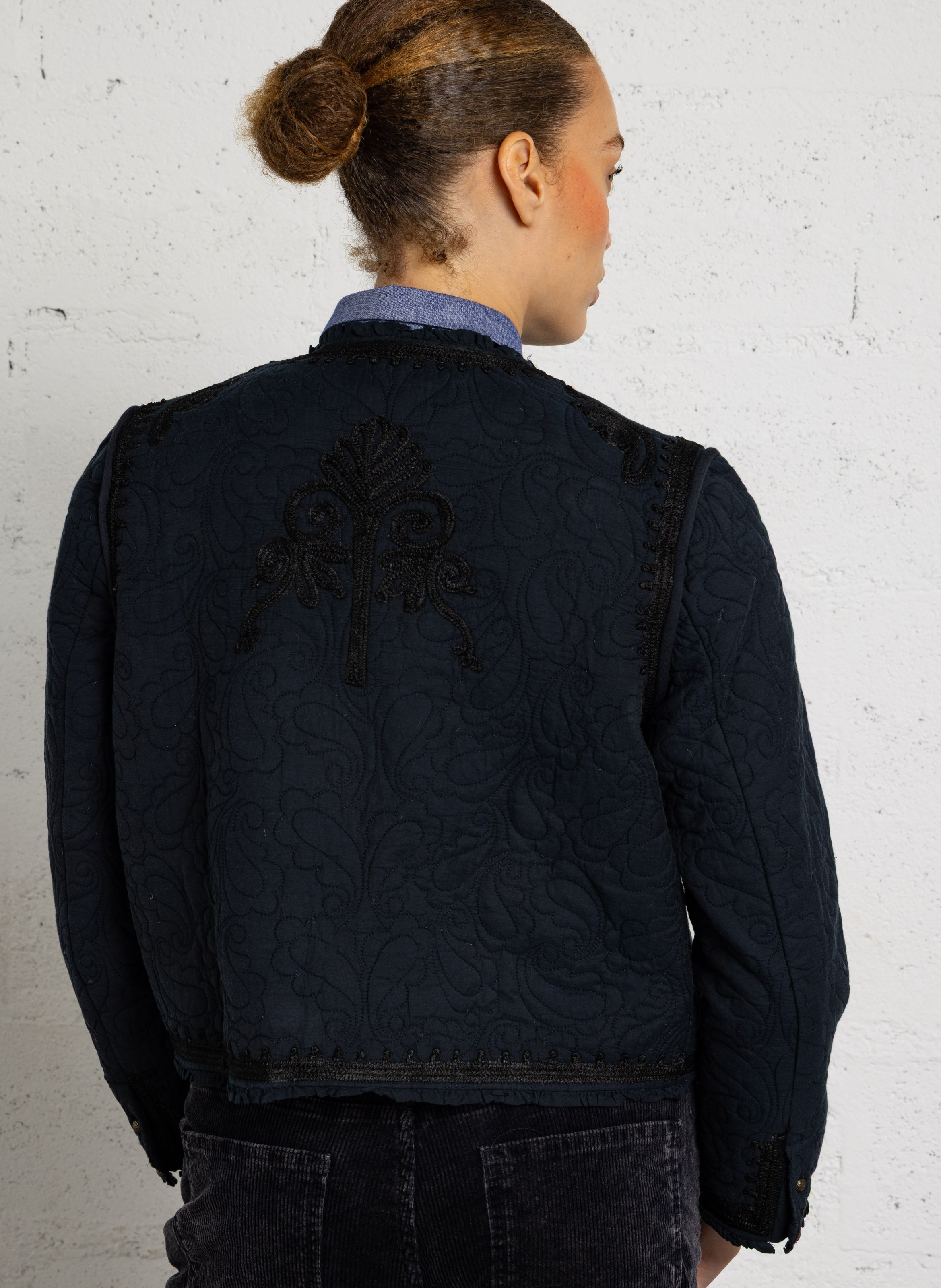 Veste droite col rond surpiquée avec broderie MAISON HOTEL Bleu