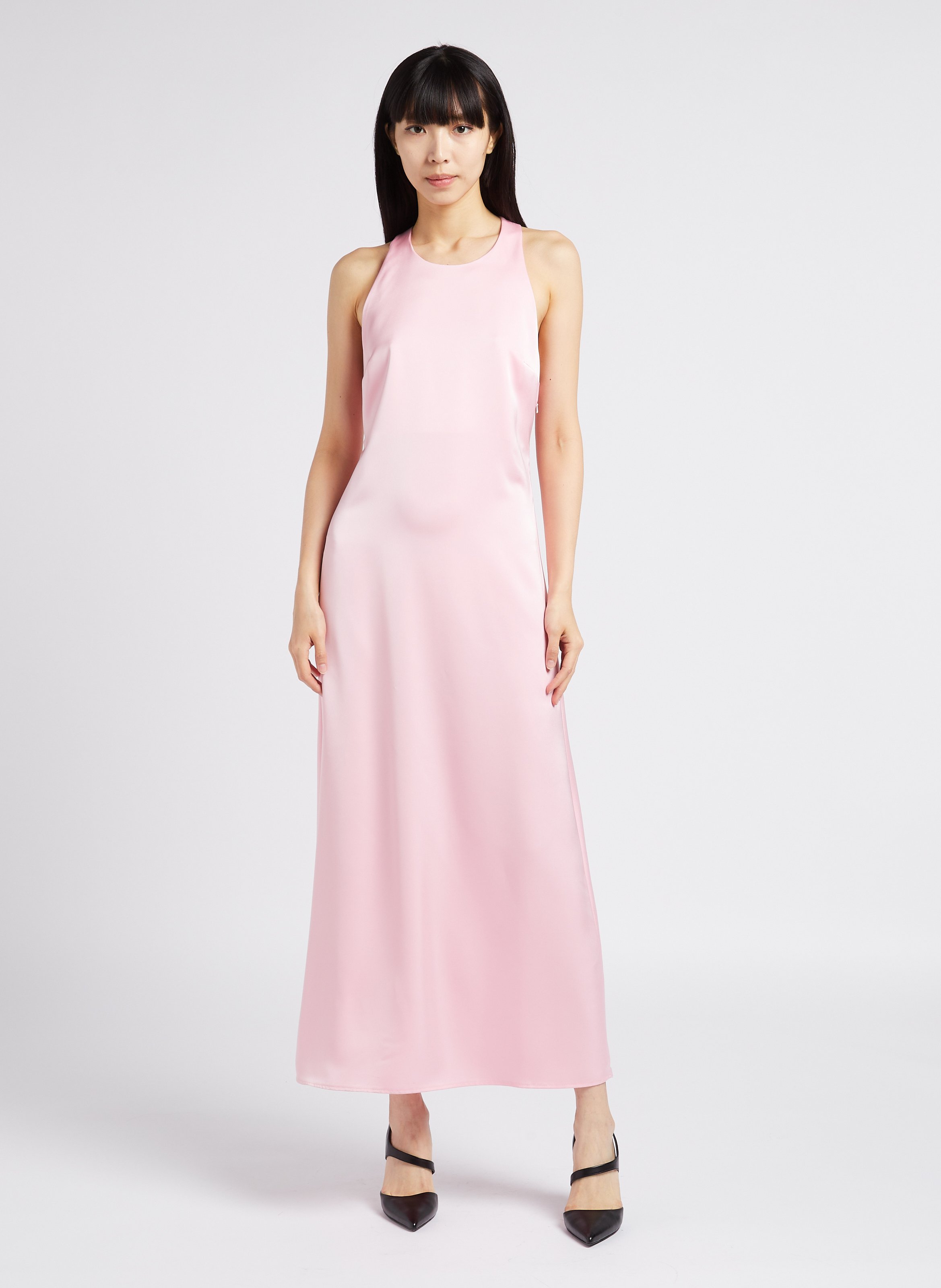 Lange, nauwsluitende, satijnachtige jurk met ronde hals COLLECTORS CLUB Roze