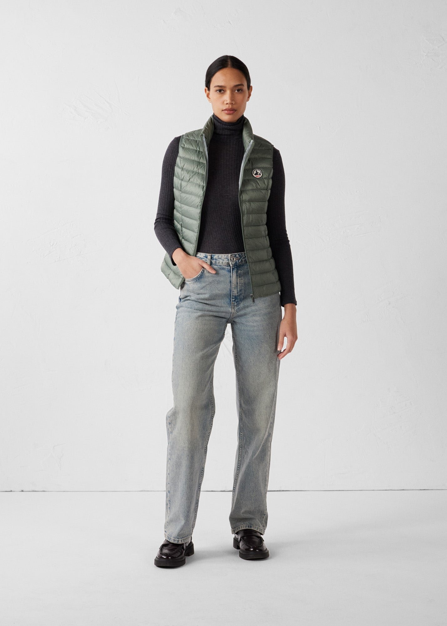 Sleeveless lightweight down vest seda JOTT Green