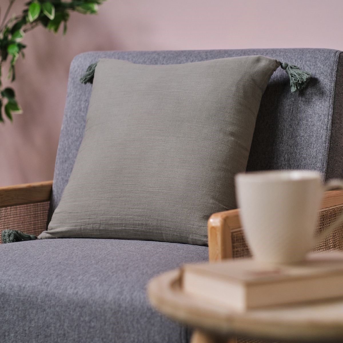 Removable pom-pom cushion in cotton gauze TODAY LINGE DE MAISON Green