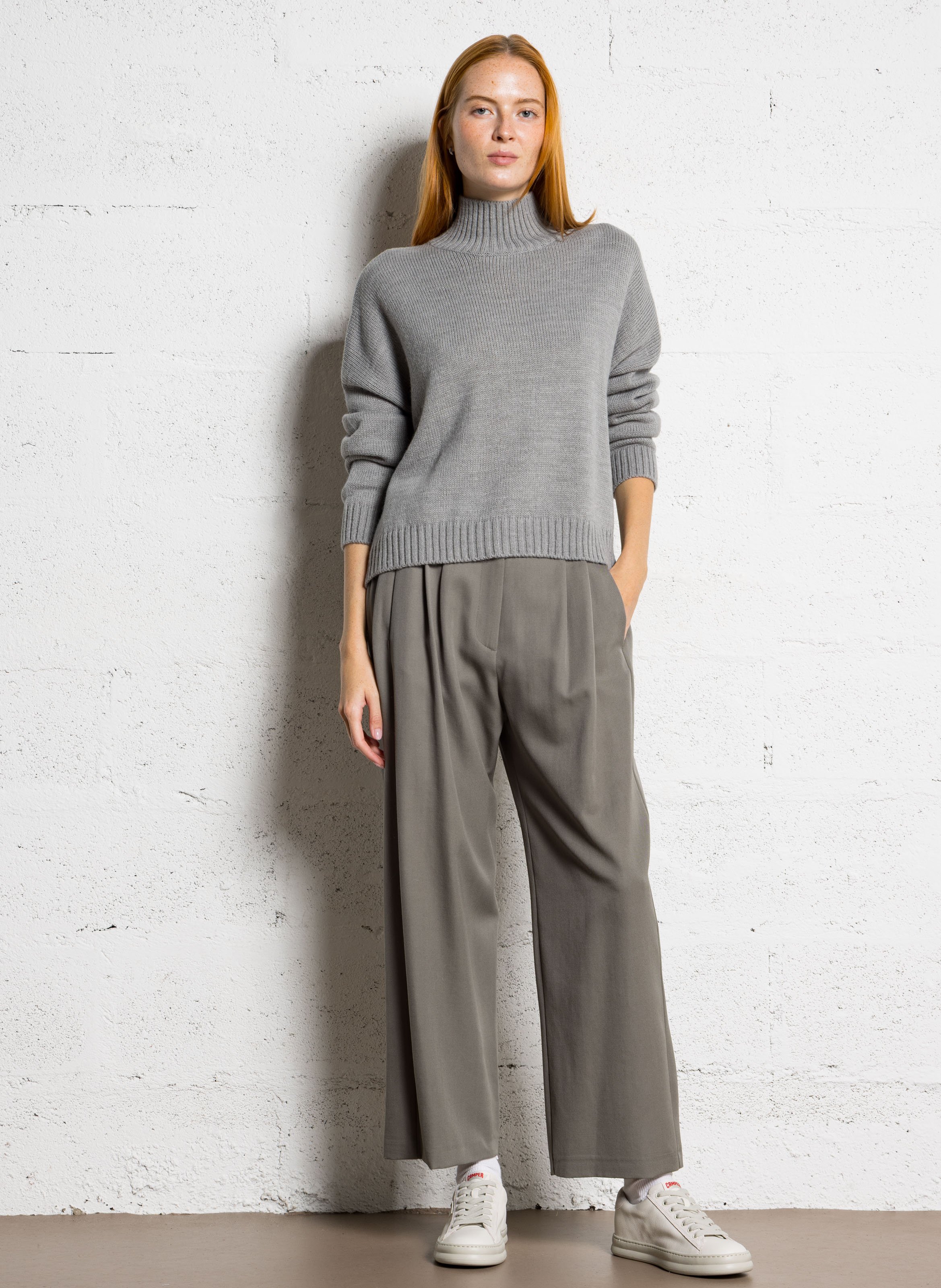 Weiter Pullover mit hohem Rollkragen aus Alpakamischung MASSCOB Silber