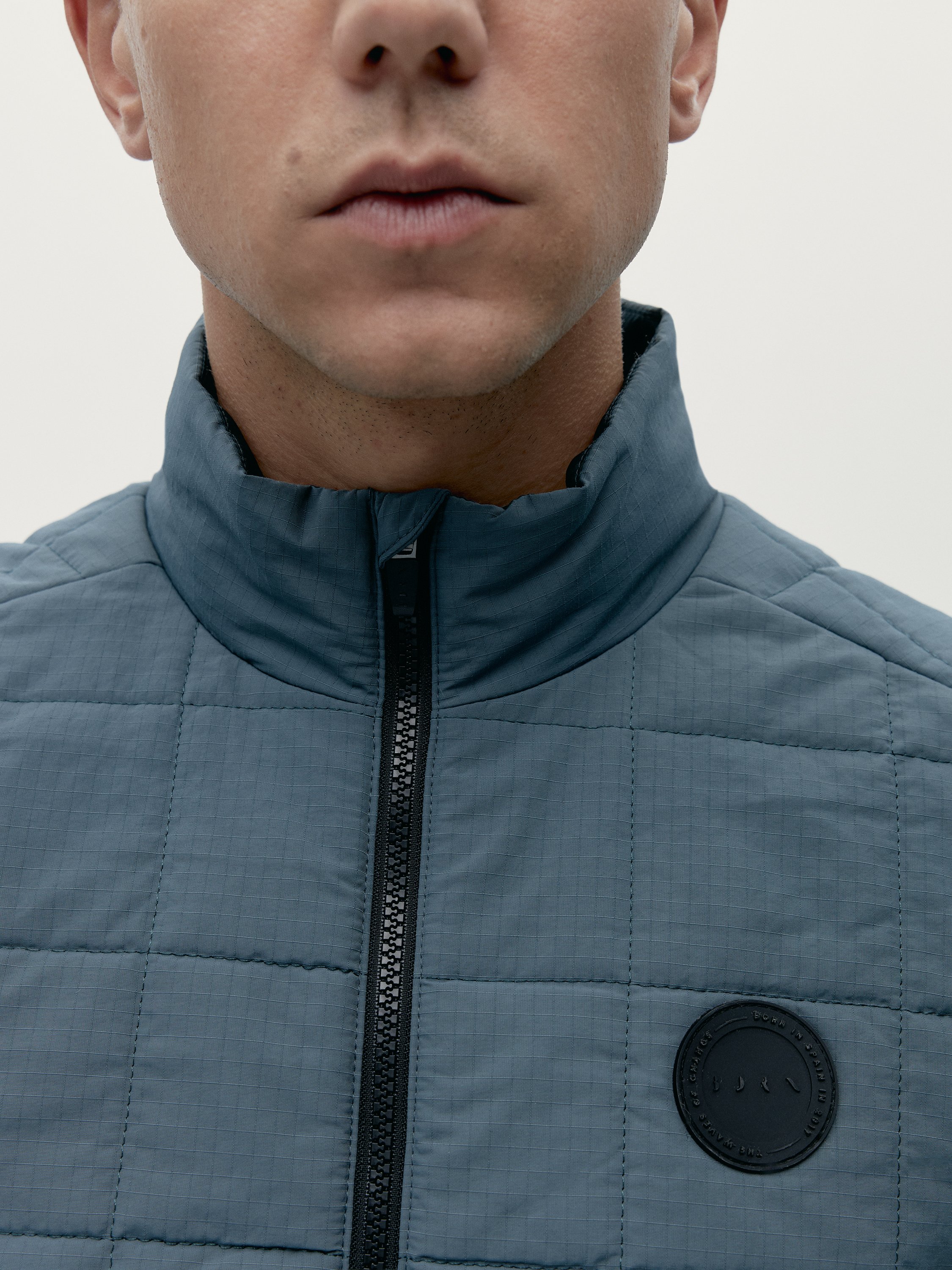 MERRIT sports vest with zipper BORN LIVING YOGA Blue