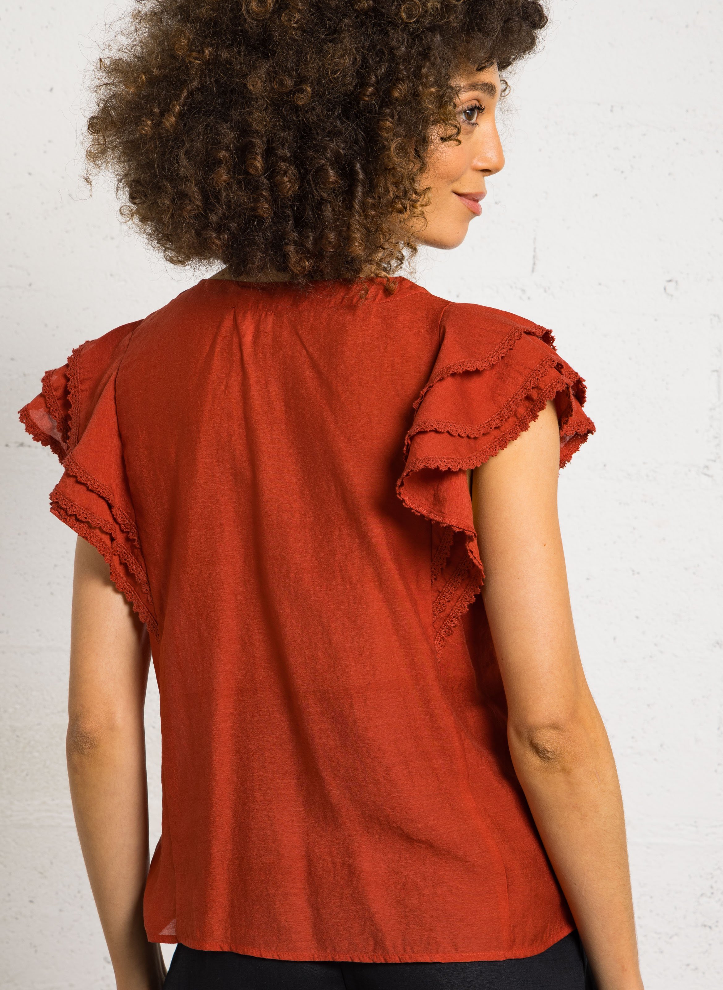 Top droit col V THE KORNER Rouge