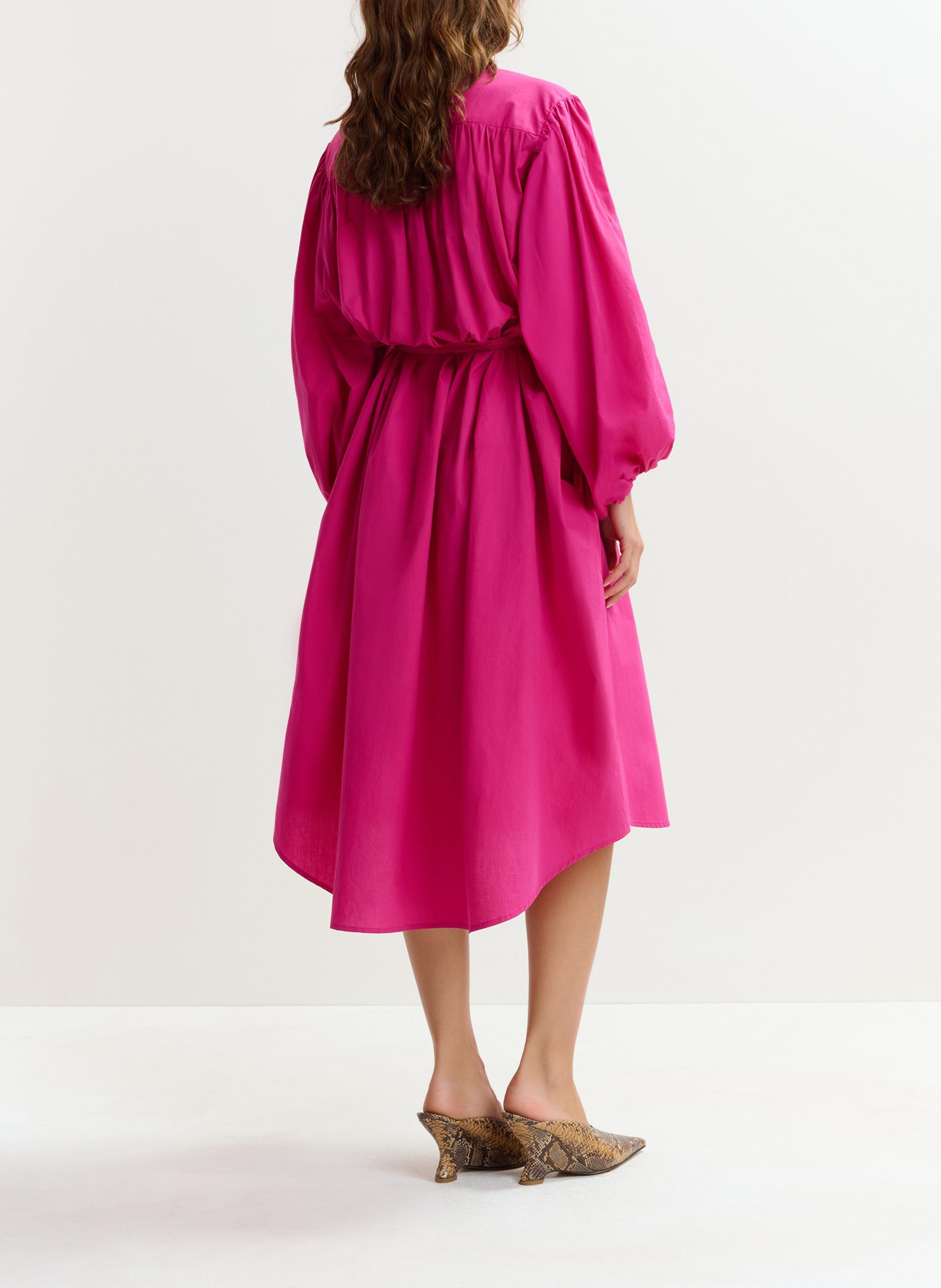 Loose fit midi dress with round neckline and belted waist. ESSENTIEL ANTWERP Pink