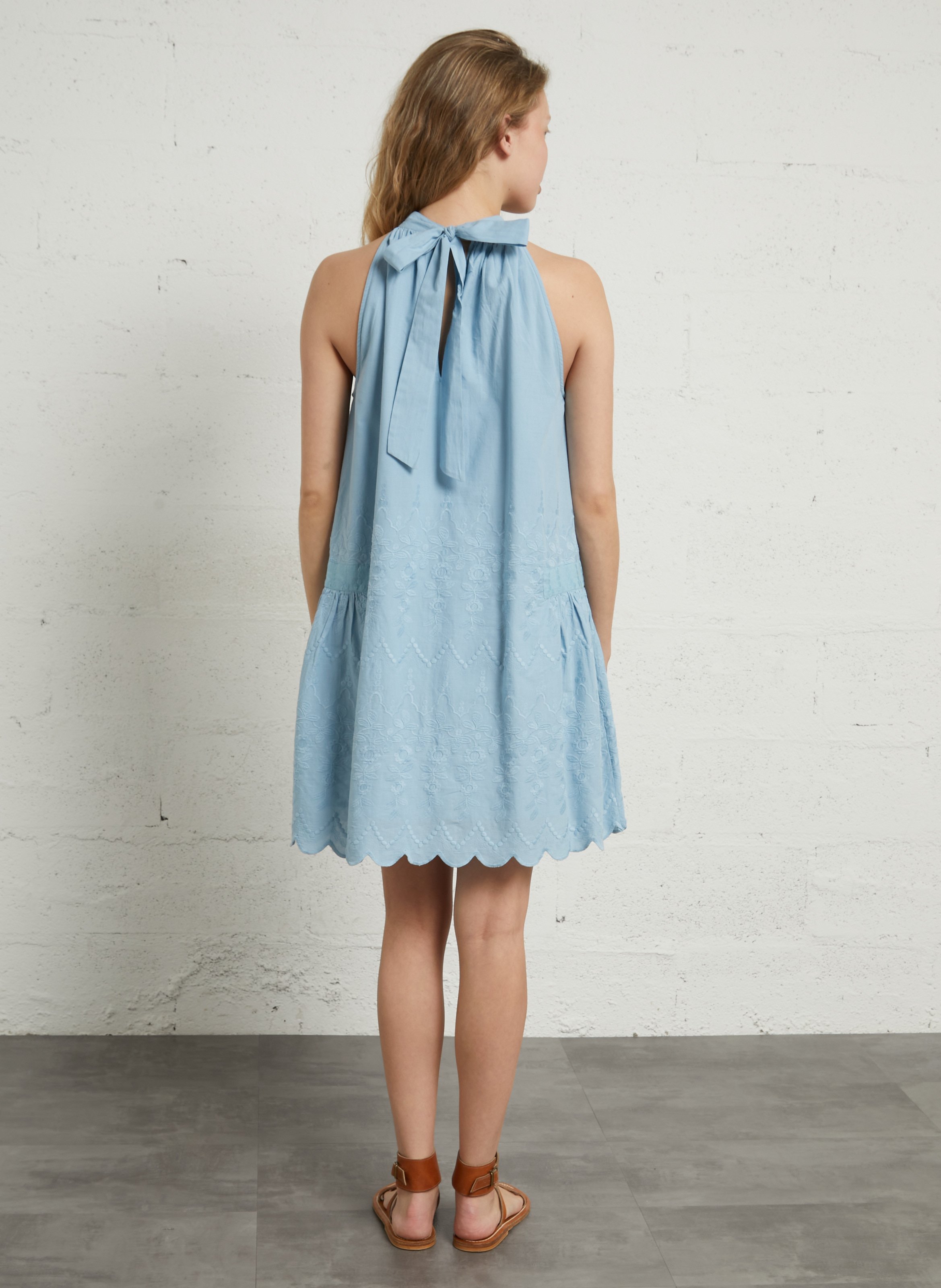 Kurzes besticktes Kleid zum Binden am Hals PETITE MENDIGOTE Blau