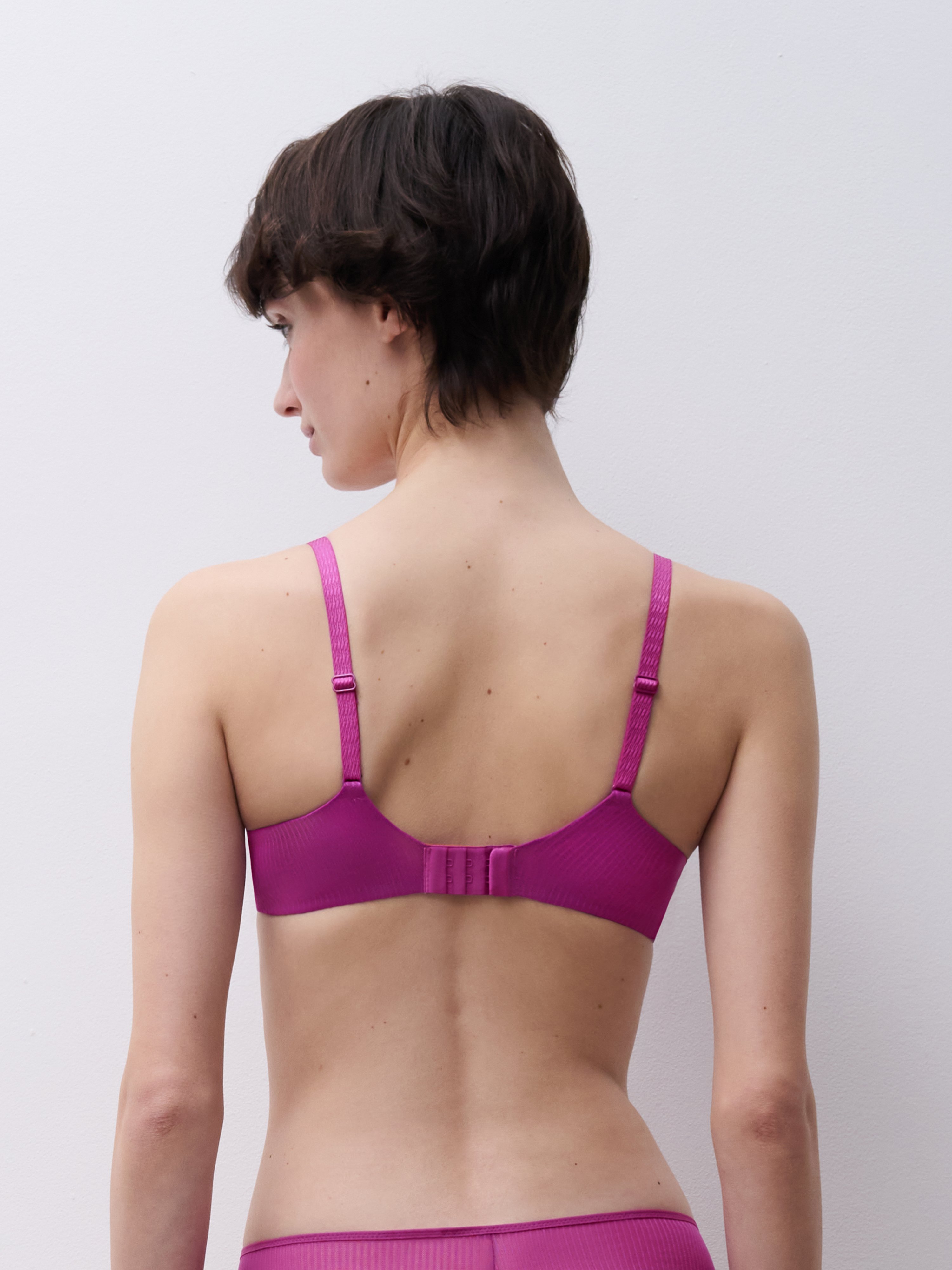 Plunging padded bra with embroidery CHANTELLE Pink