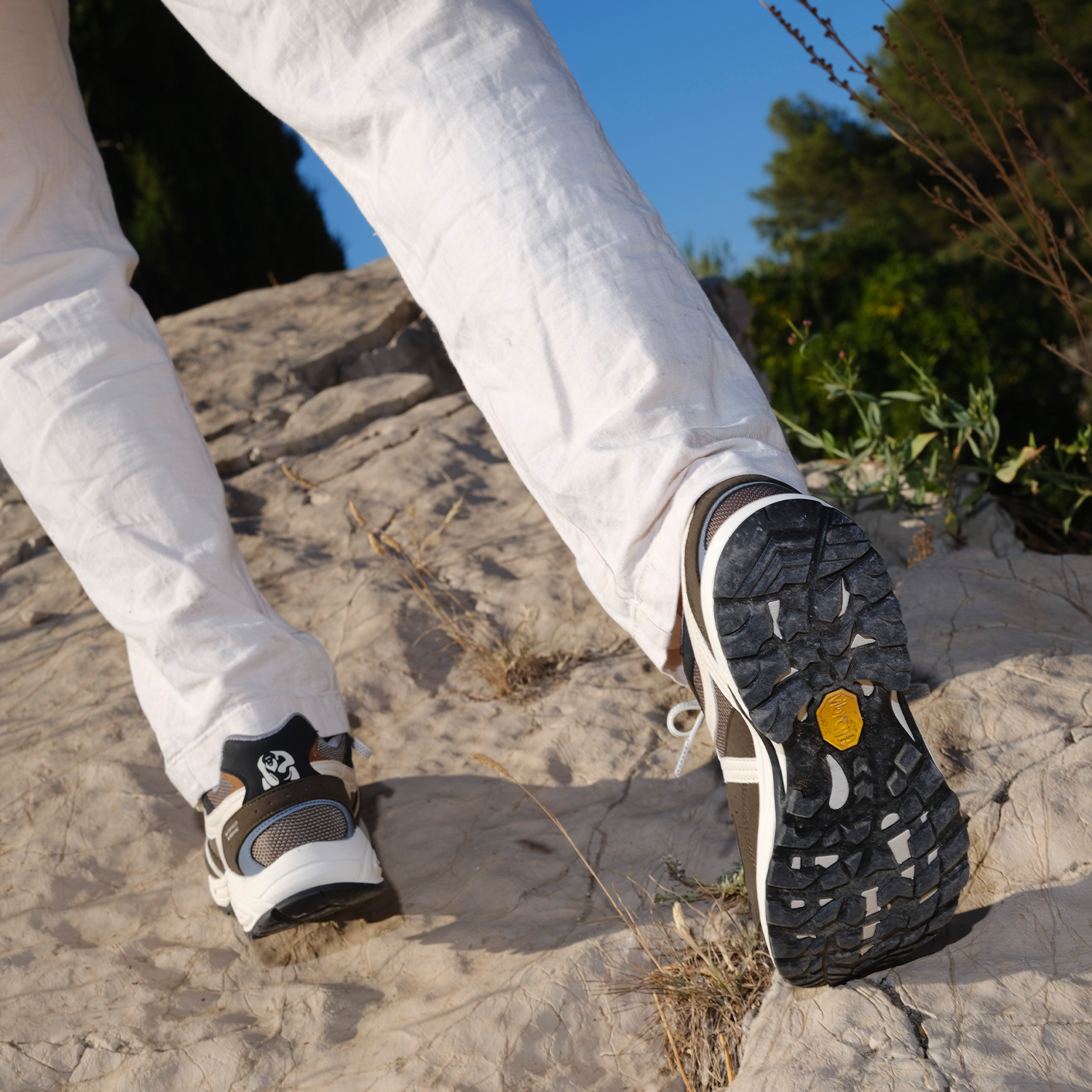 Technical and durable sneakers MEEKO Khaki