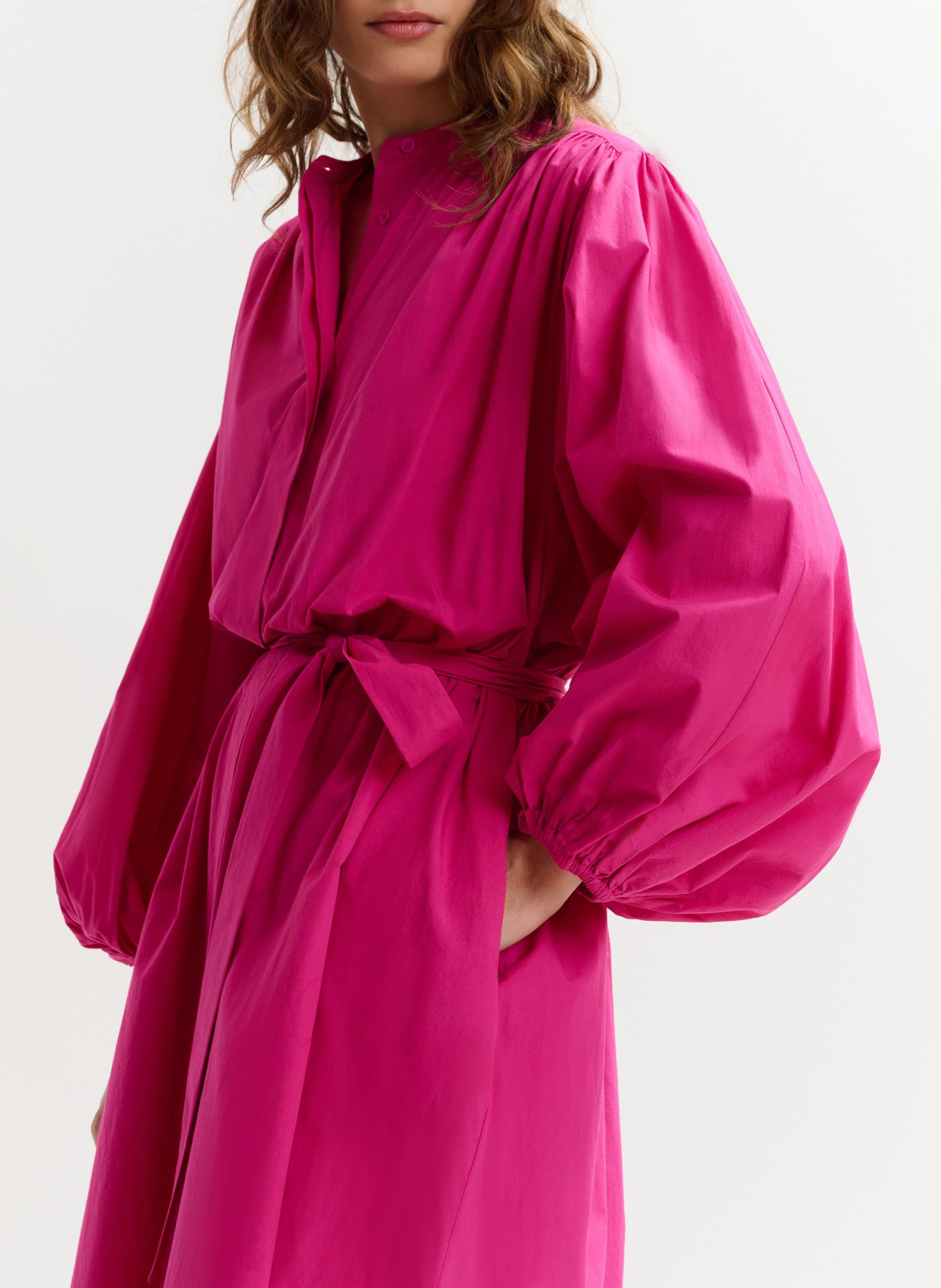 Loose fit midi dress with round neckline and belted waist. ESSENTIEL ANTWERP Pink
