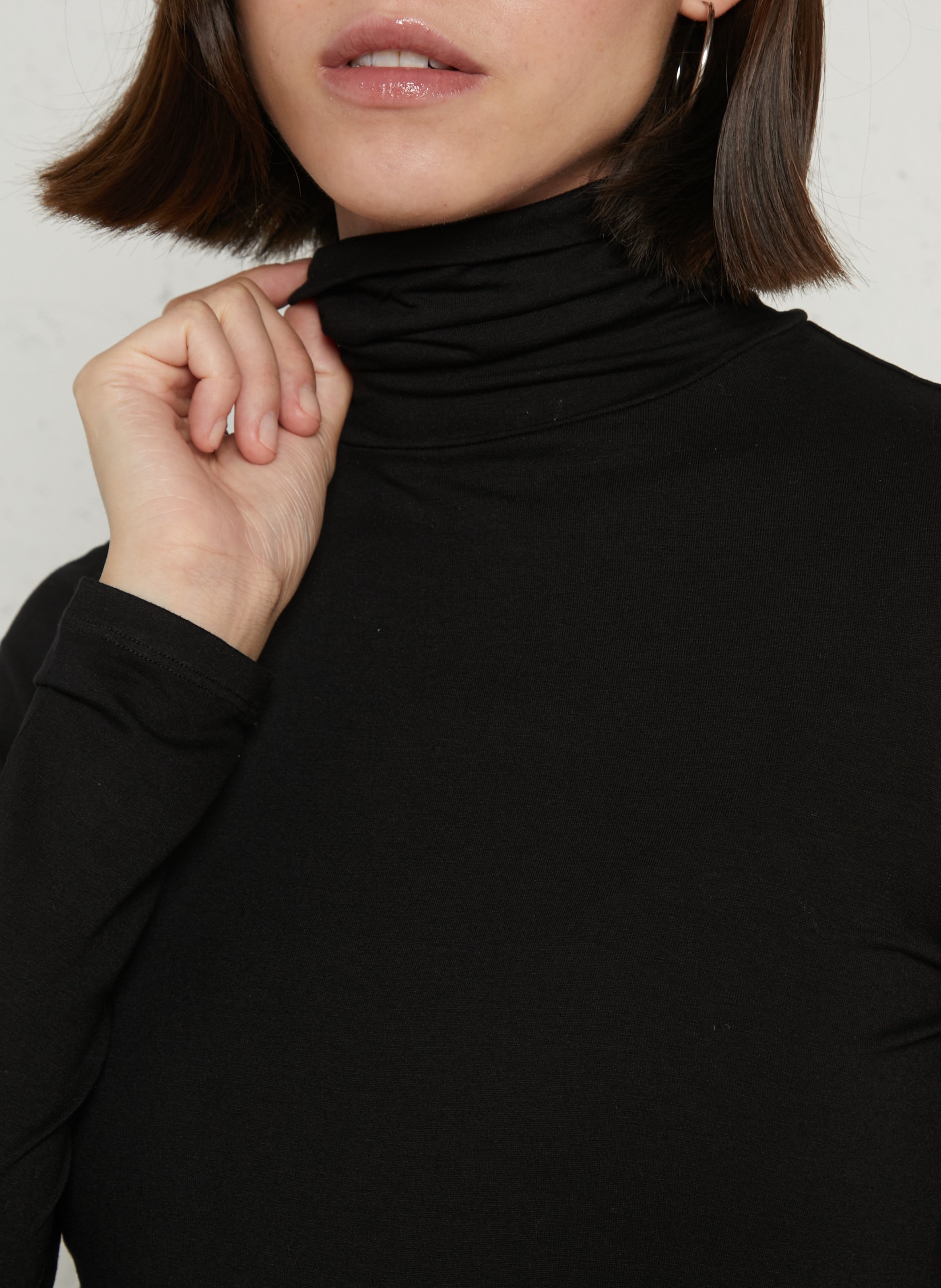 Straight turtleneck T-shirt MAJESTIC FILATURES Black